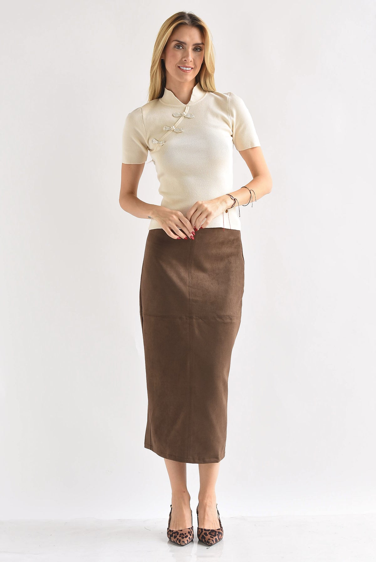 Falda lápiz suede costuras