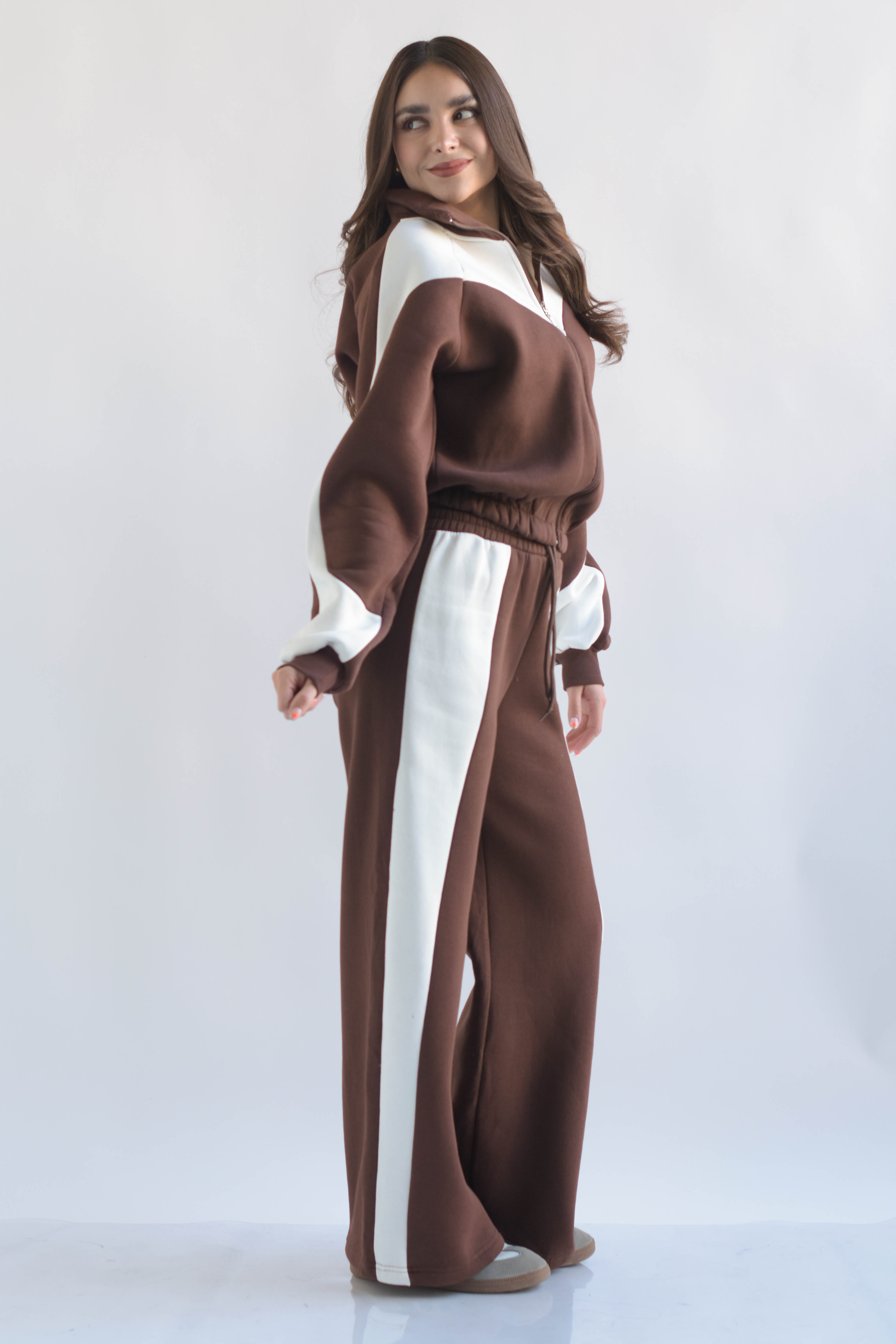 Set Pantalón y Chamarra franja blanca Espresso