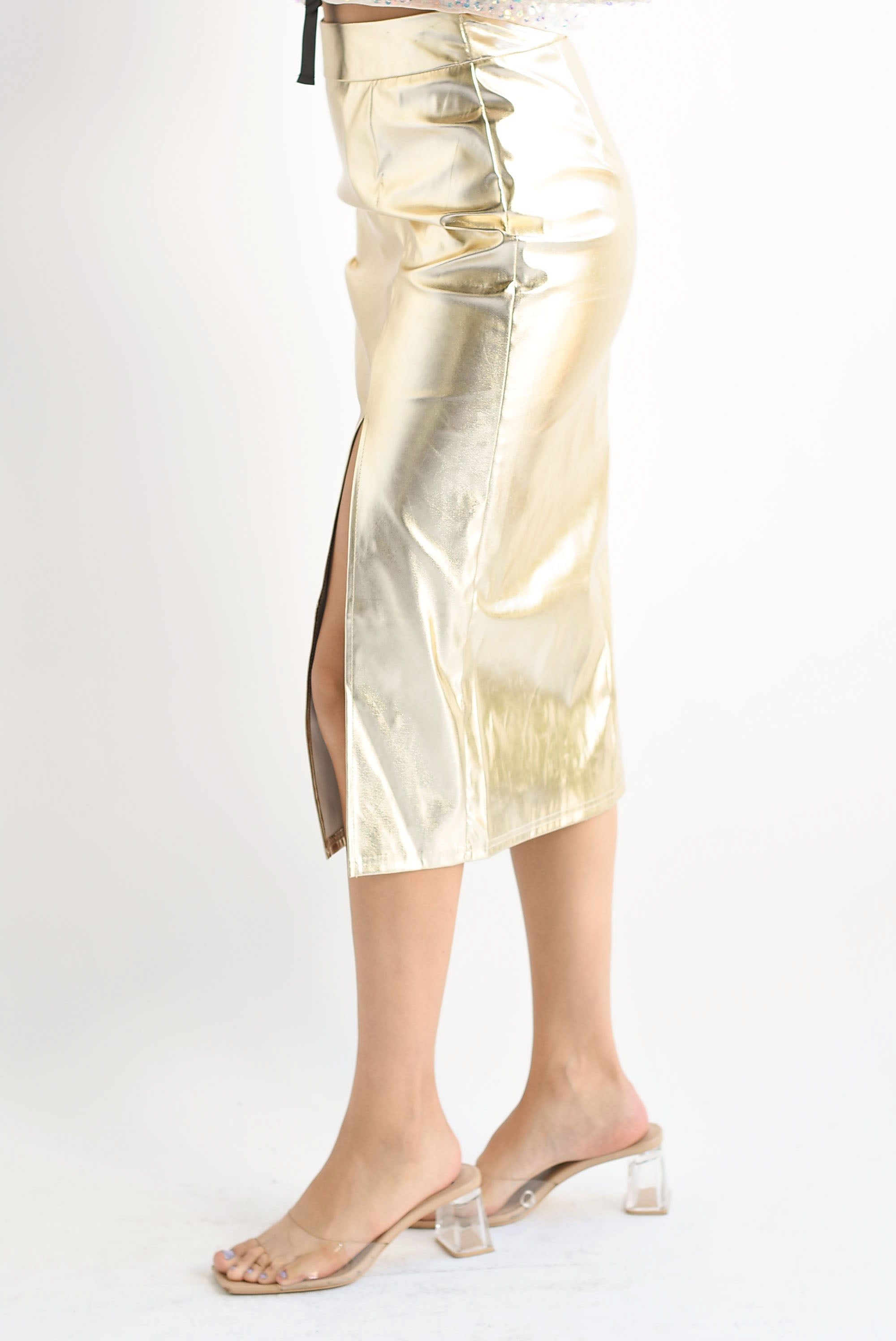 Falda lápiz abertura metálica Dorada