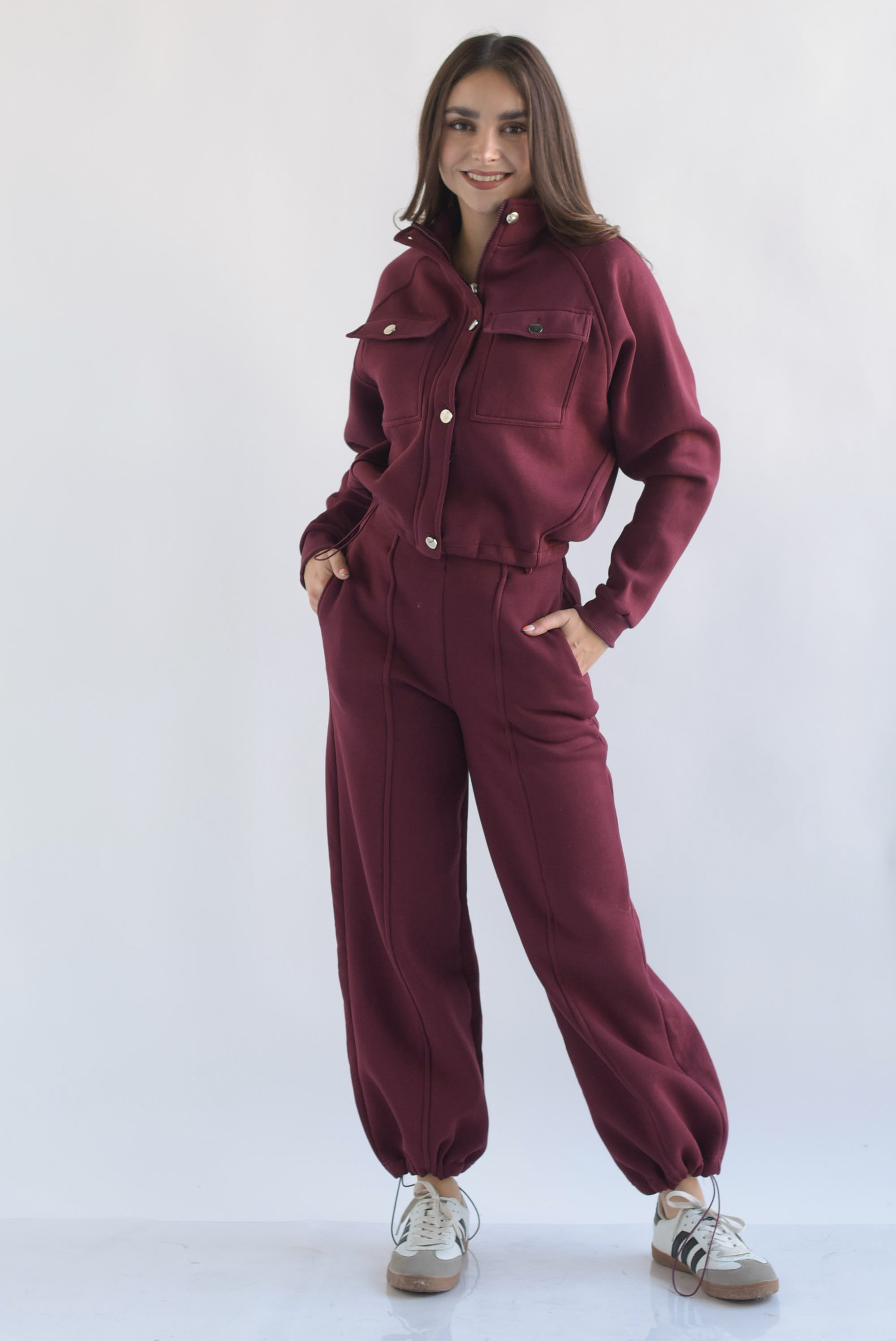 Set Pantalón costuras y Chamarra cargo Vino