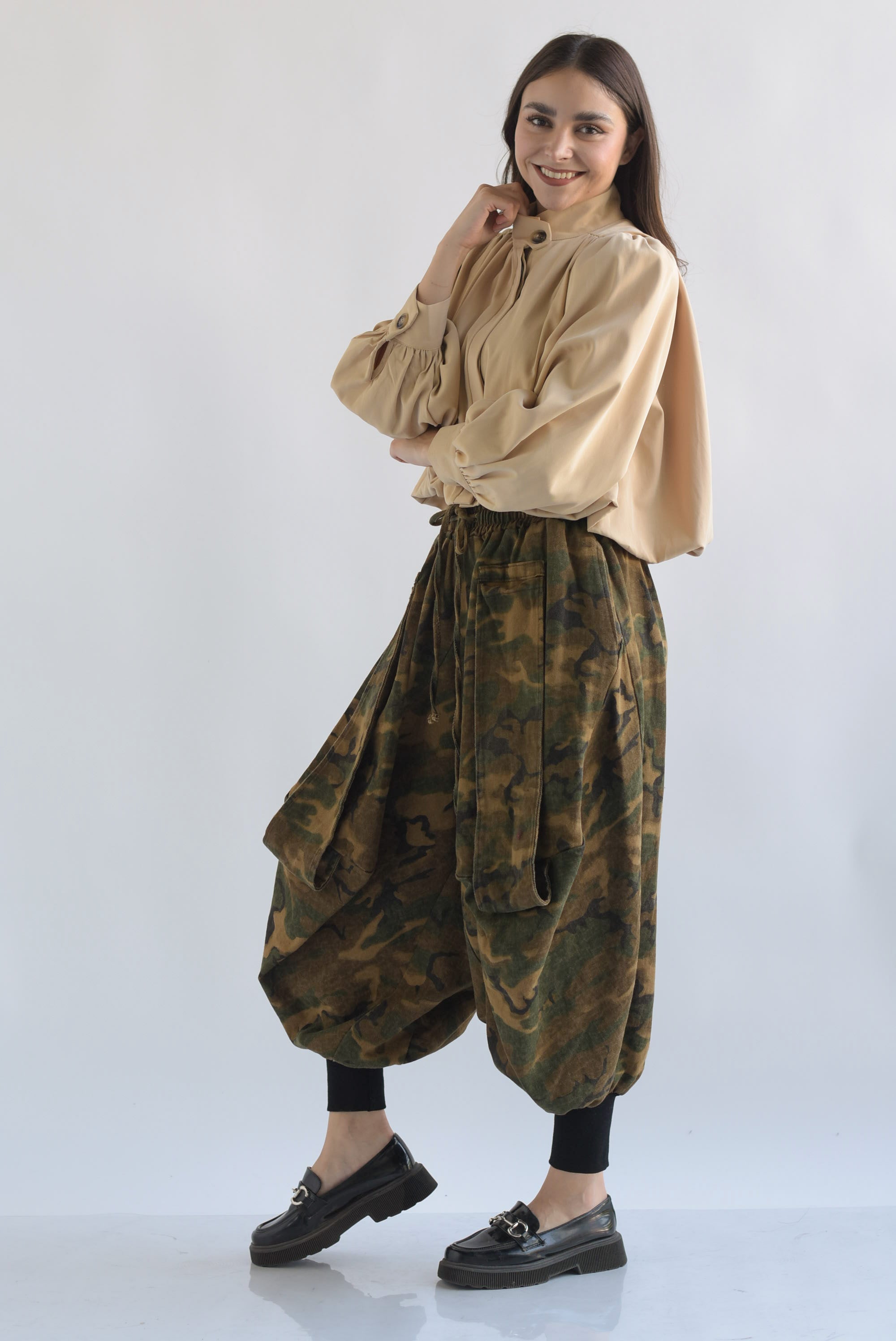 Pantalón globo tobillos elásticos Denim Camuflaje