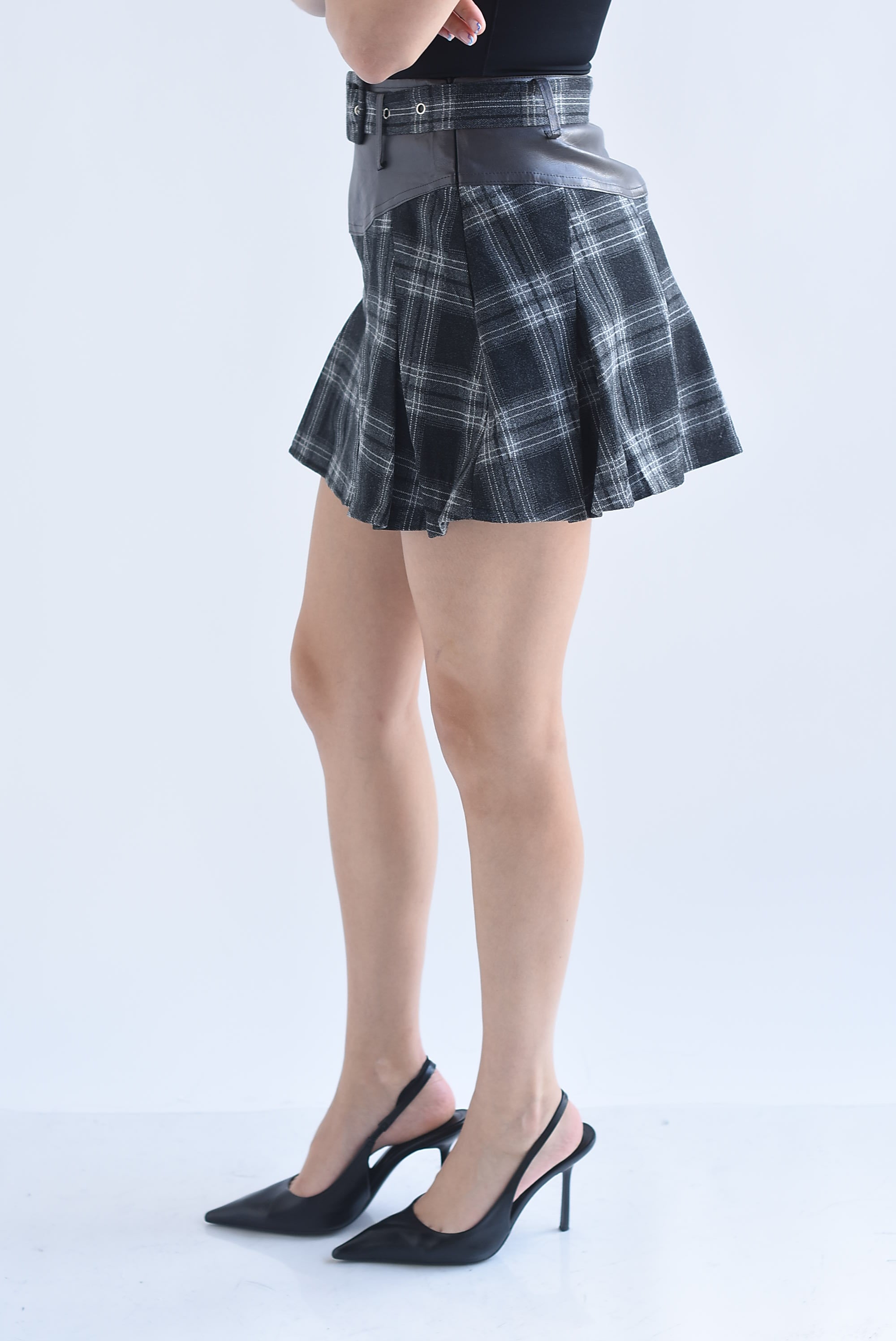 Falda tablas cuadros pretina vinipiel