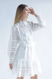 Fashion Styled Vestido camisero tira bordada olanes Blanco
