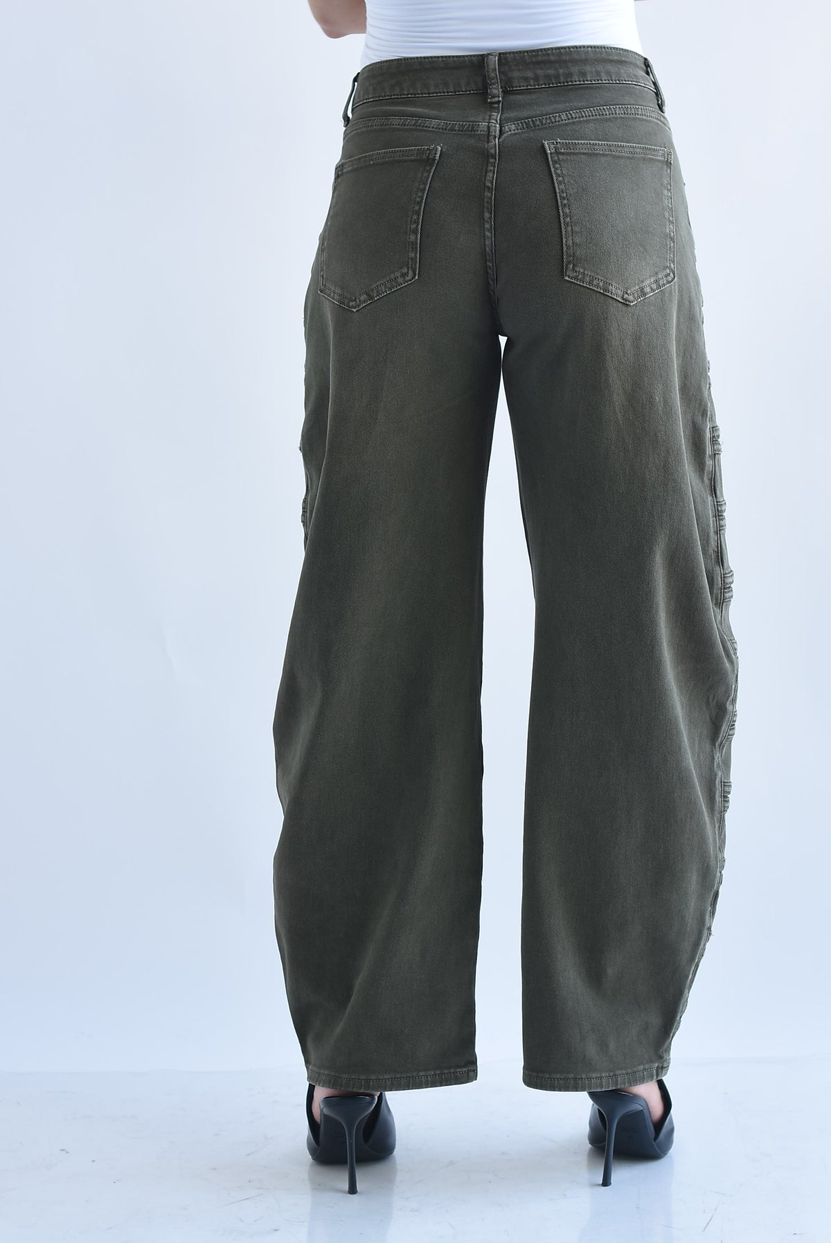 Jeans barrel militar trenzado botón dorado