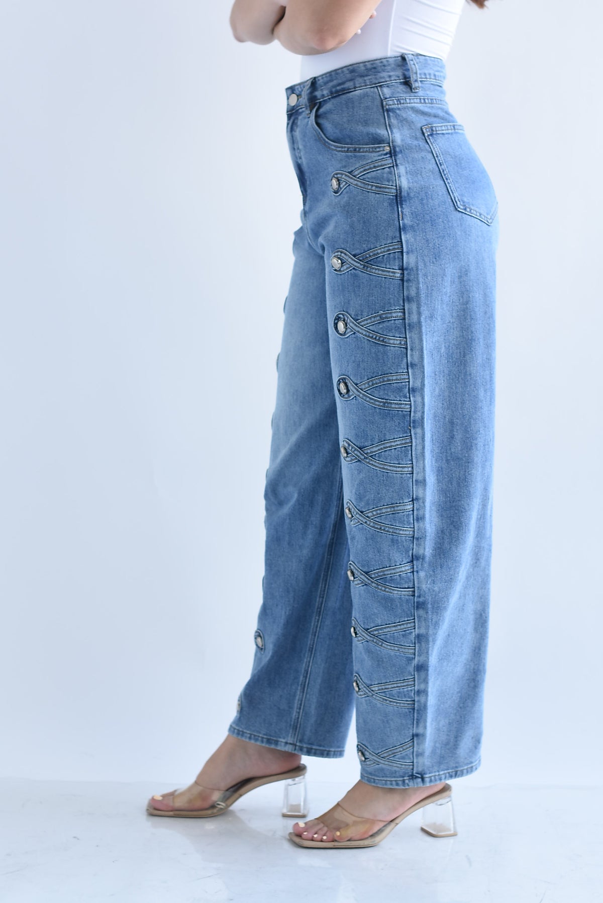 Jeans barrel militar trenzado botón plata