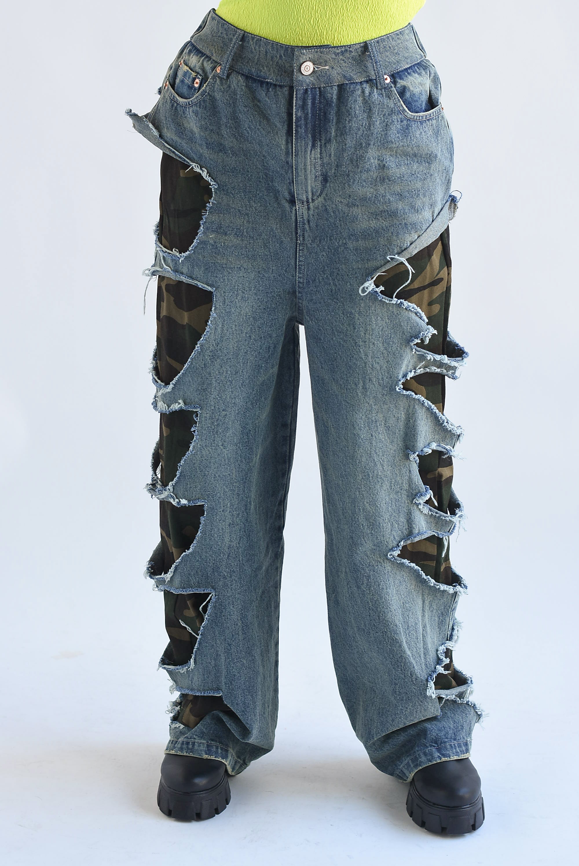 Jeans cut-out camuflaje