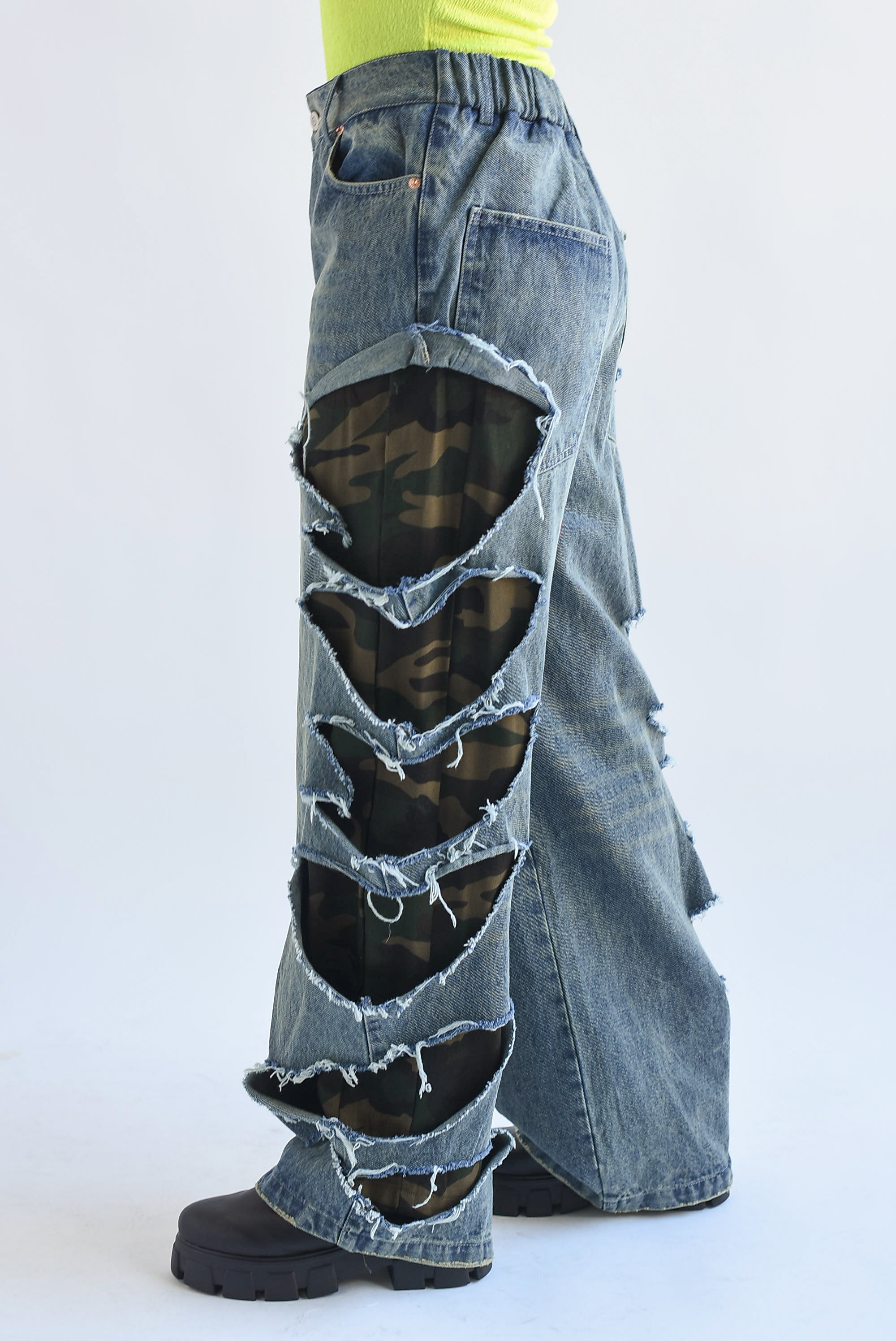 Jeans cut-out camuflaje