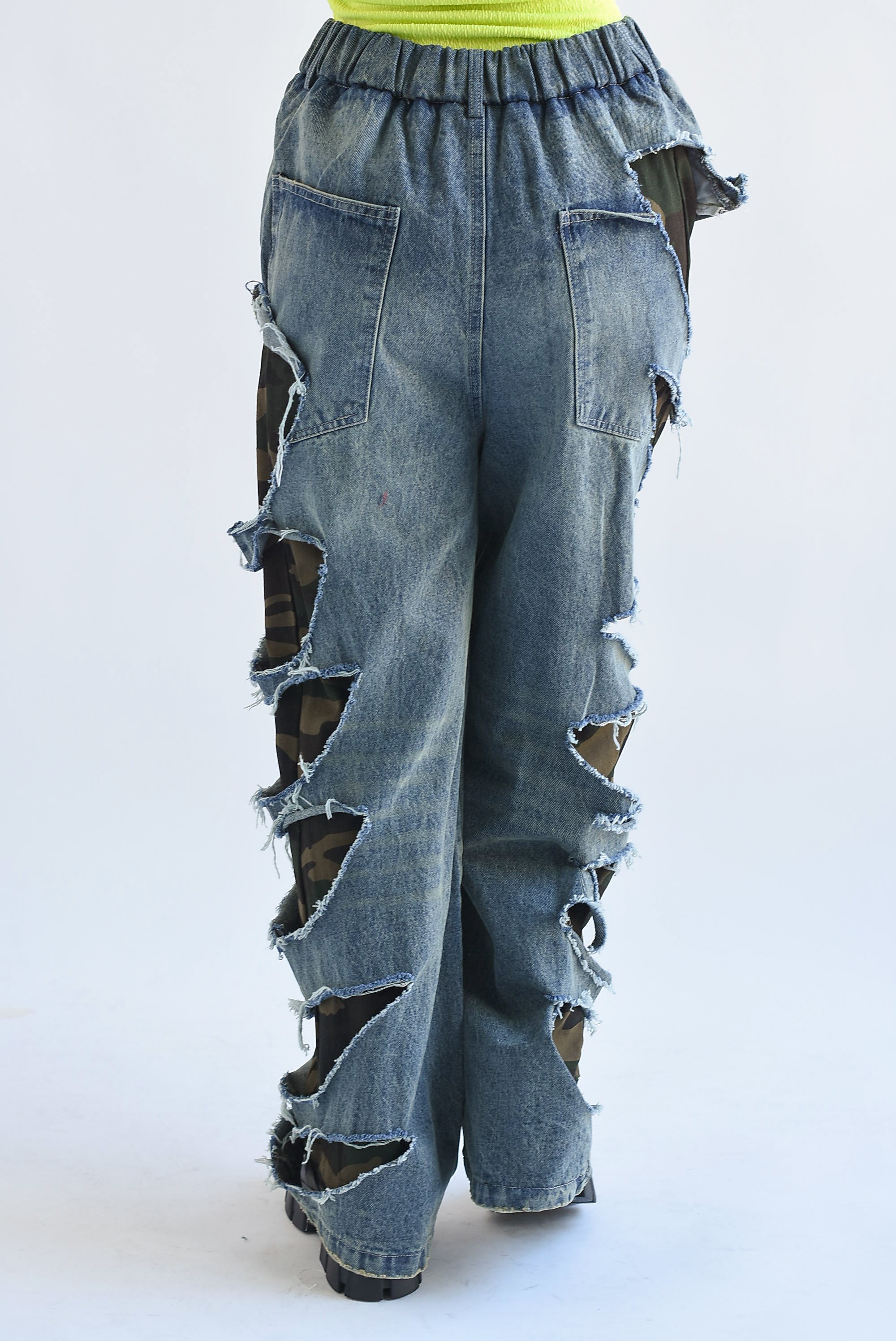 Jeans cut-out camuflaje