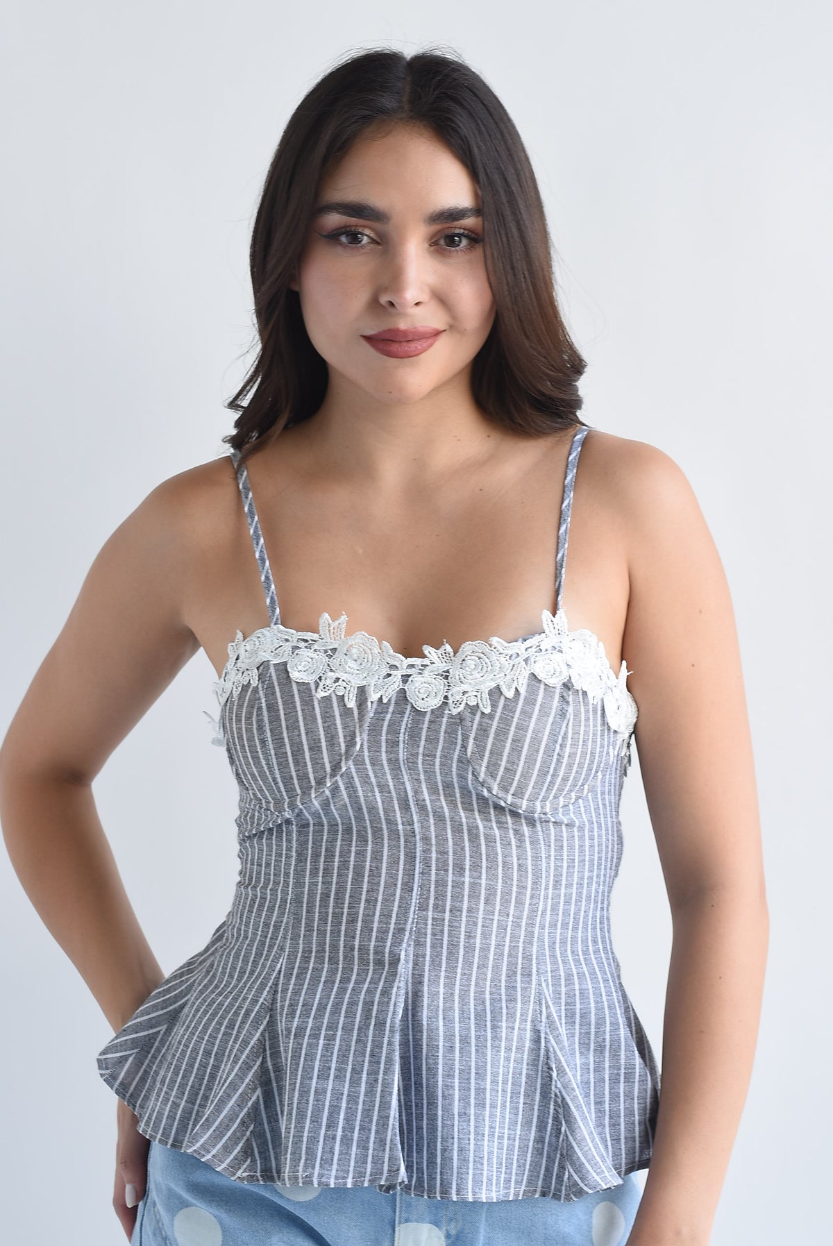 Blusa peplum encaje rayas
