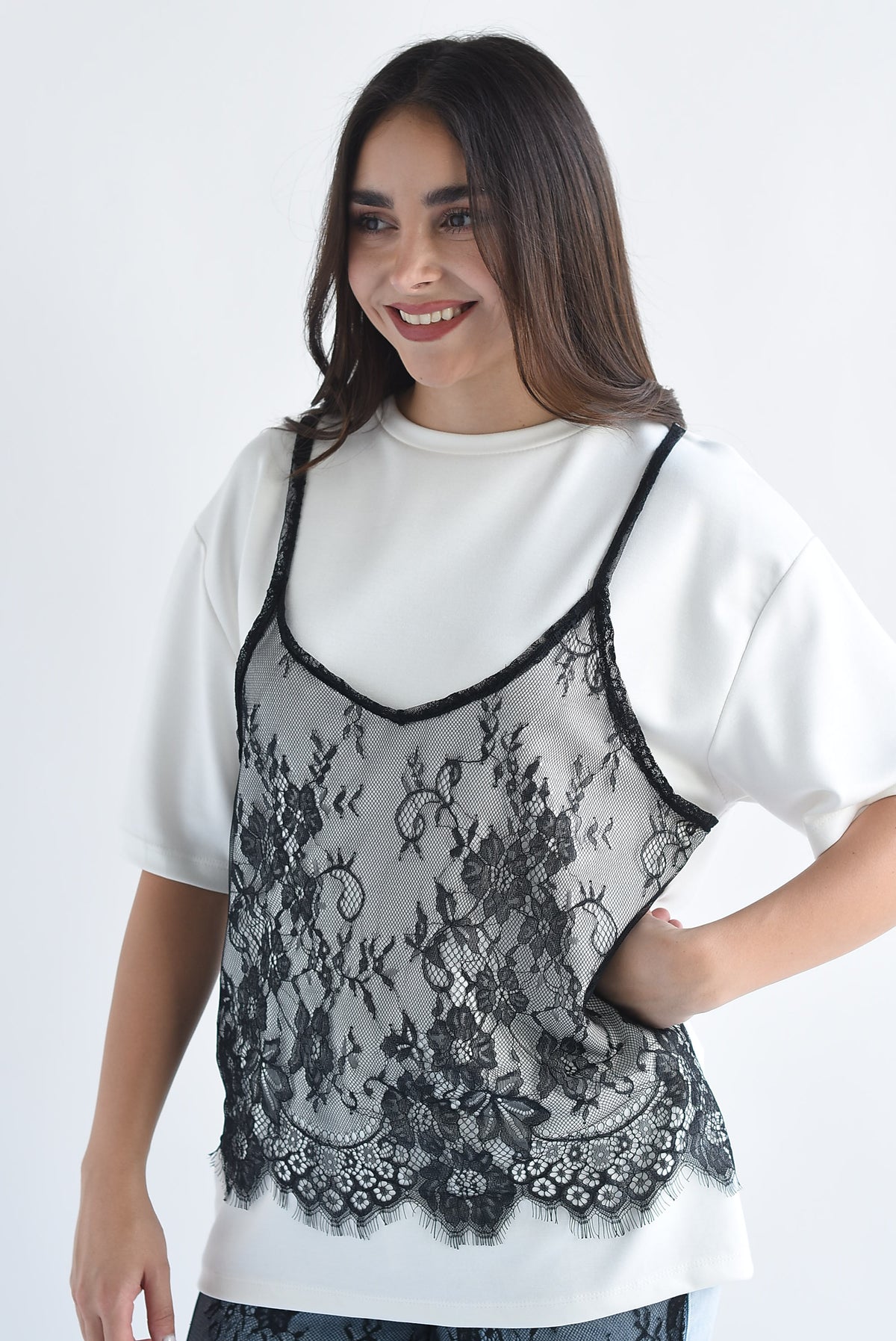 T-Shirt con top encaje en sobreposición