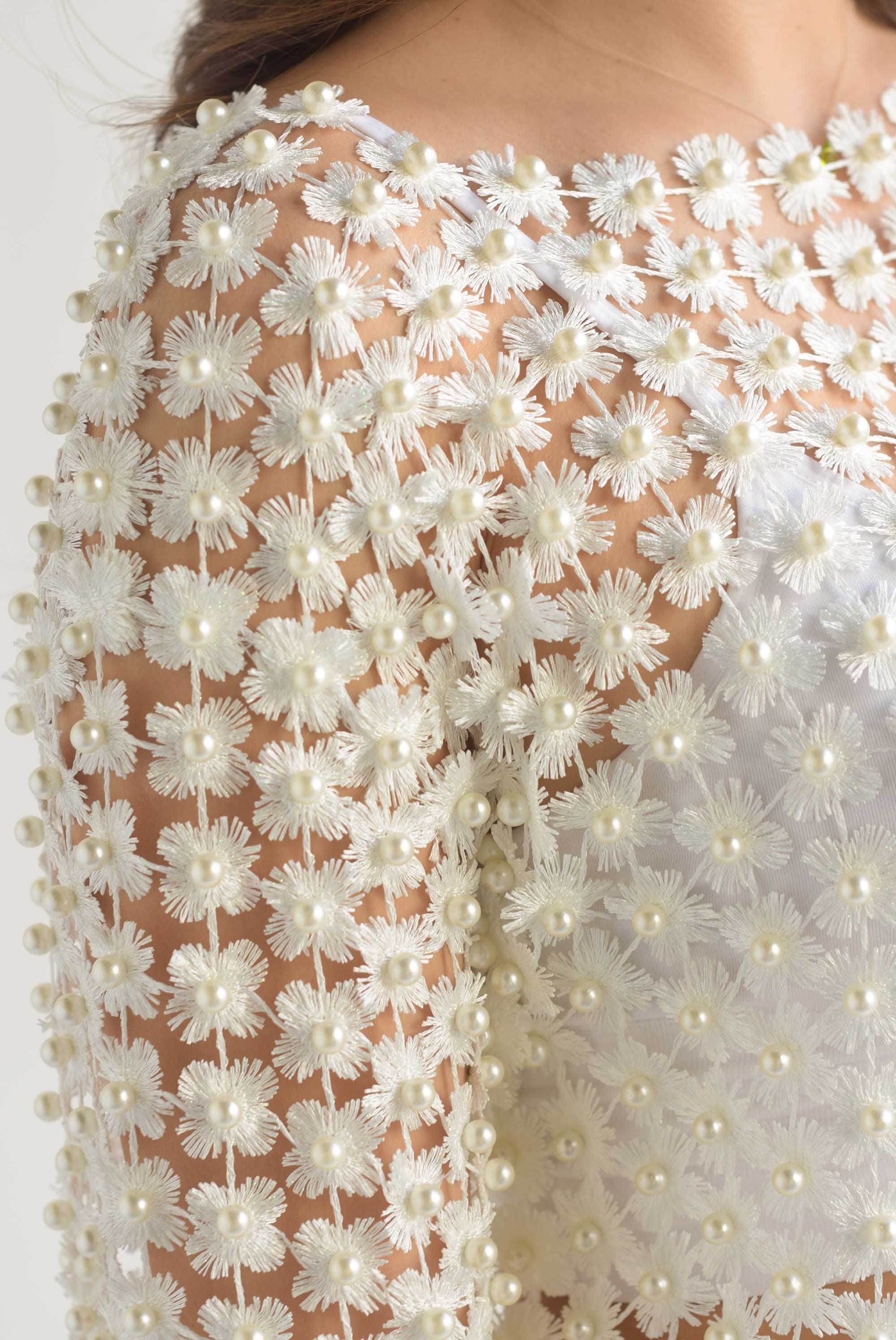 Blusa flores perlas calada Blanco