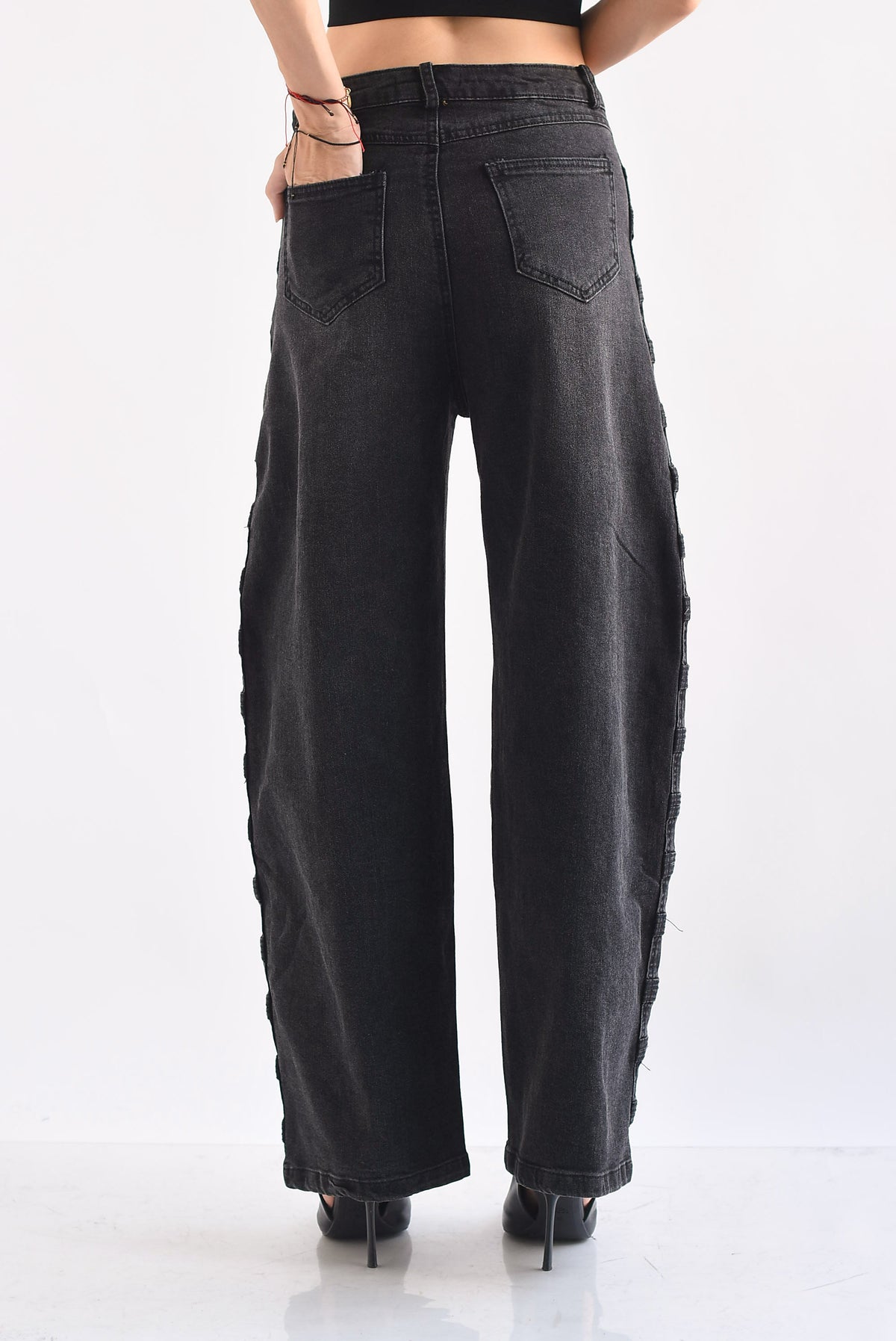 Jeans barrel militar botón plata