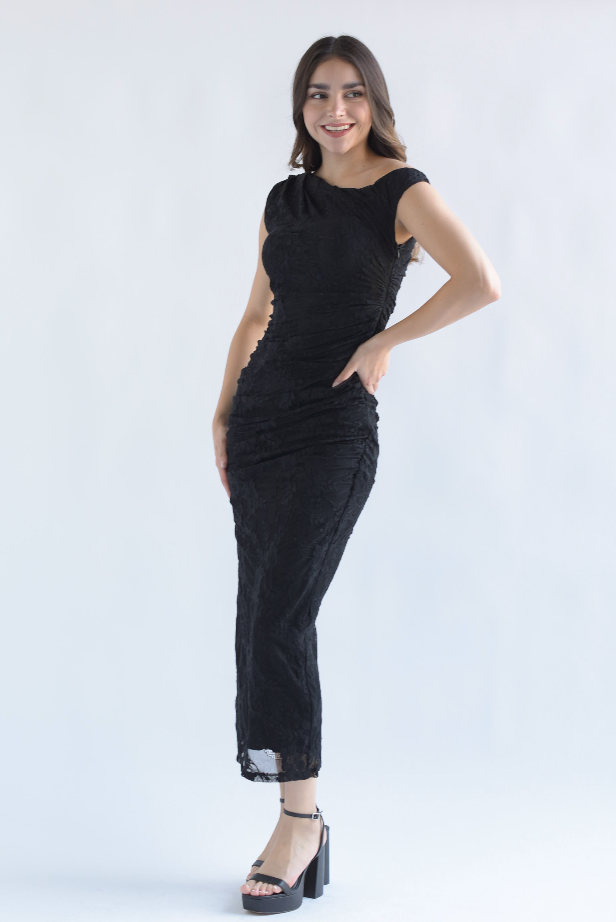 Vestido drapeado encaje asimétrico Negro