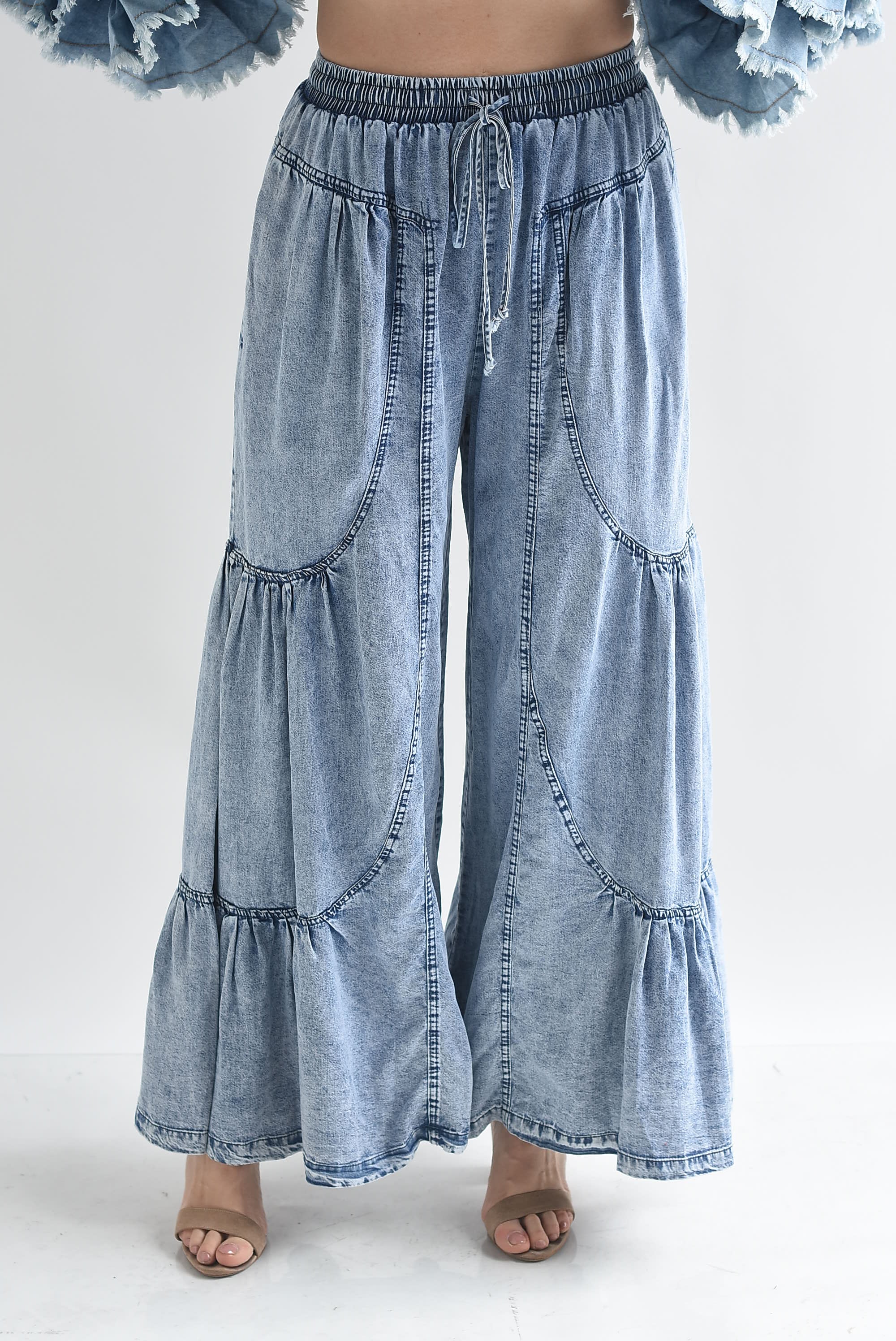 Pantalón pata de elefante olán Denim