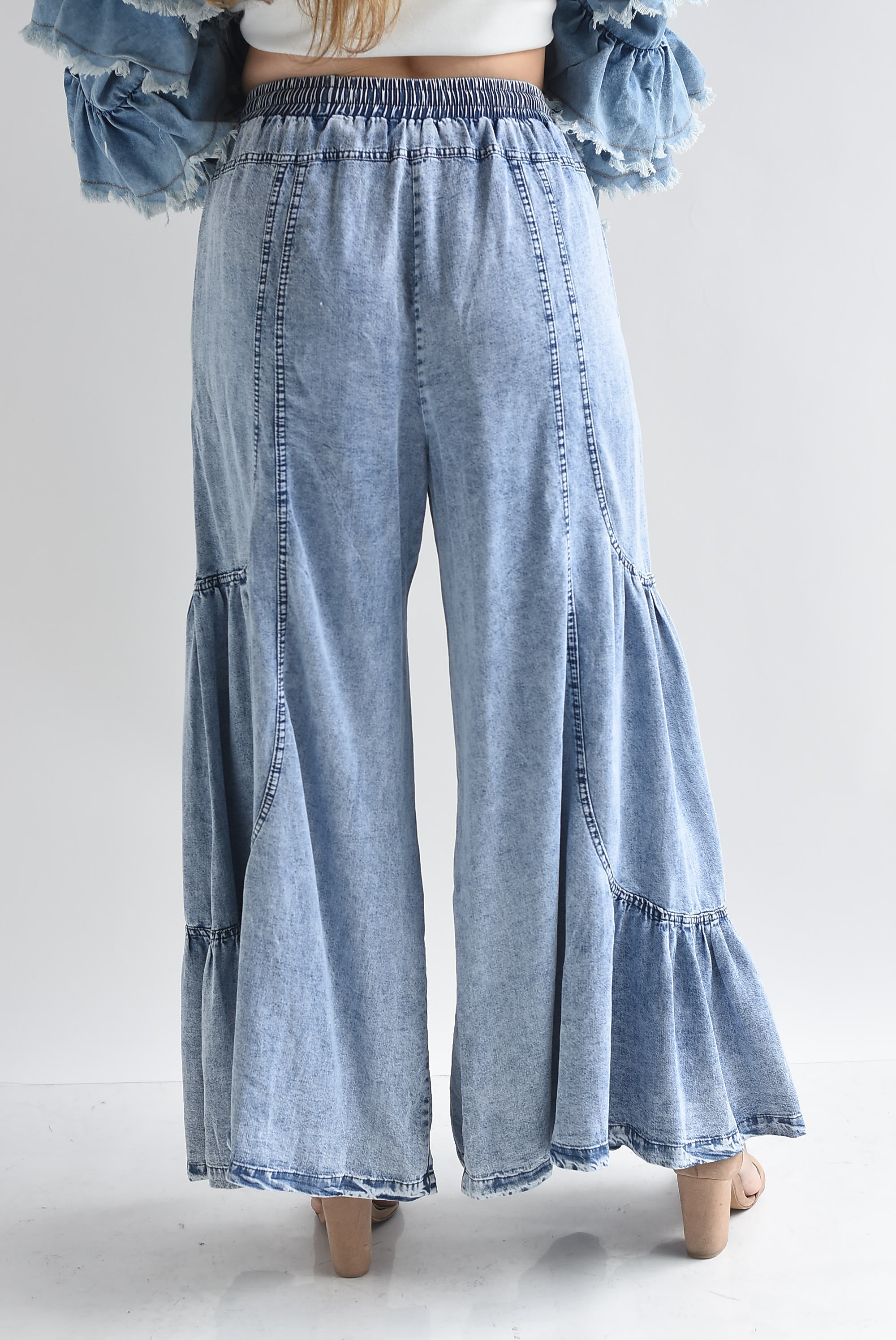 Pantalón pata de elefante olán Denim
