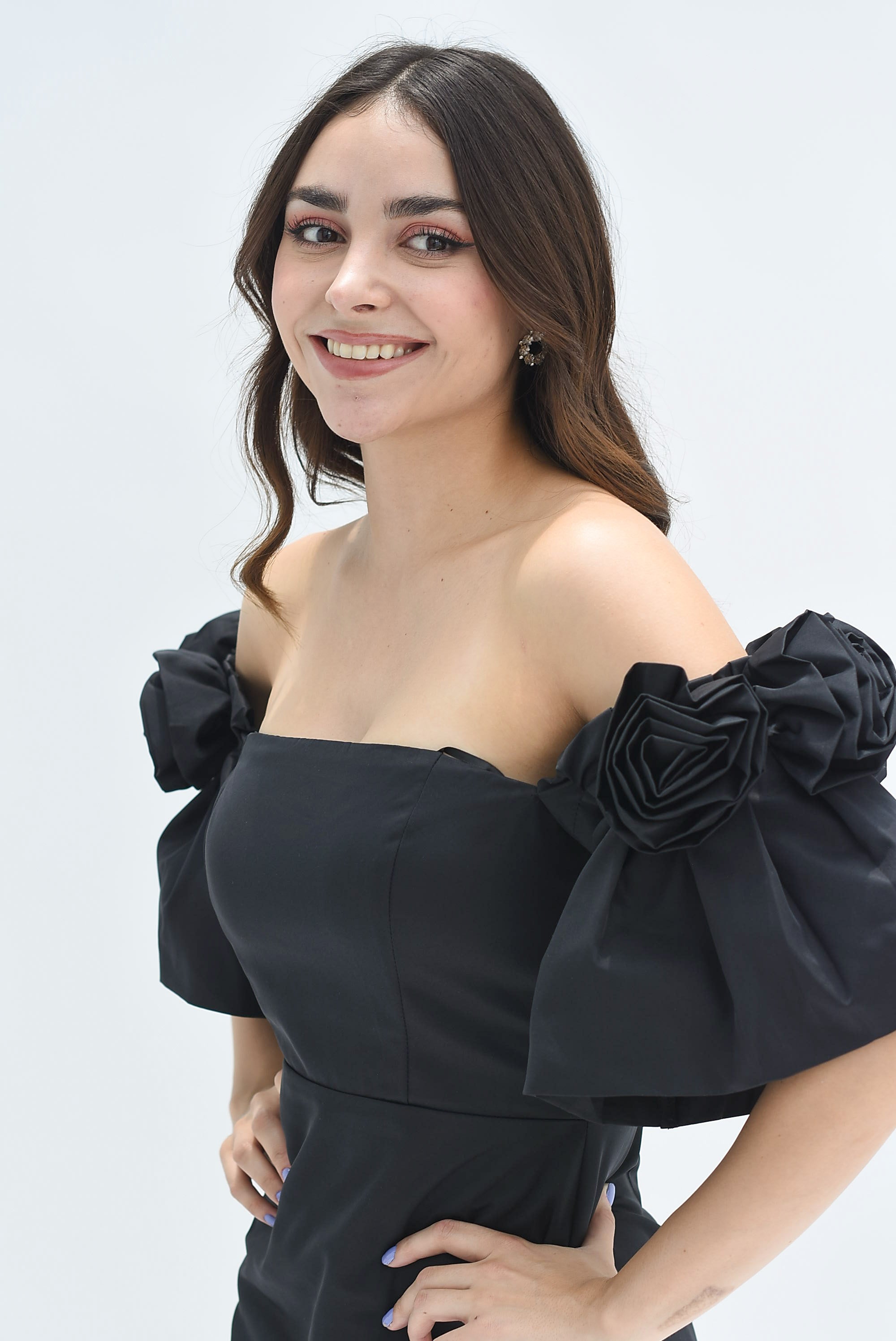 Vestido corto mangas flor 3D Negro