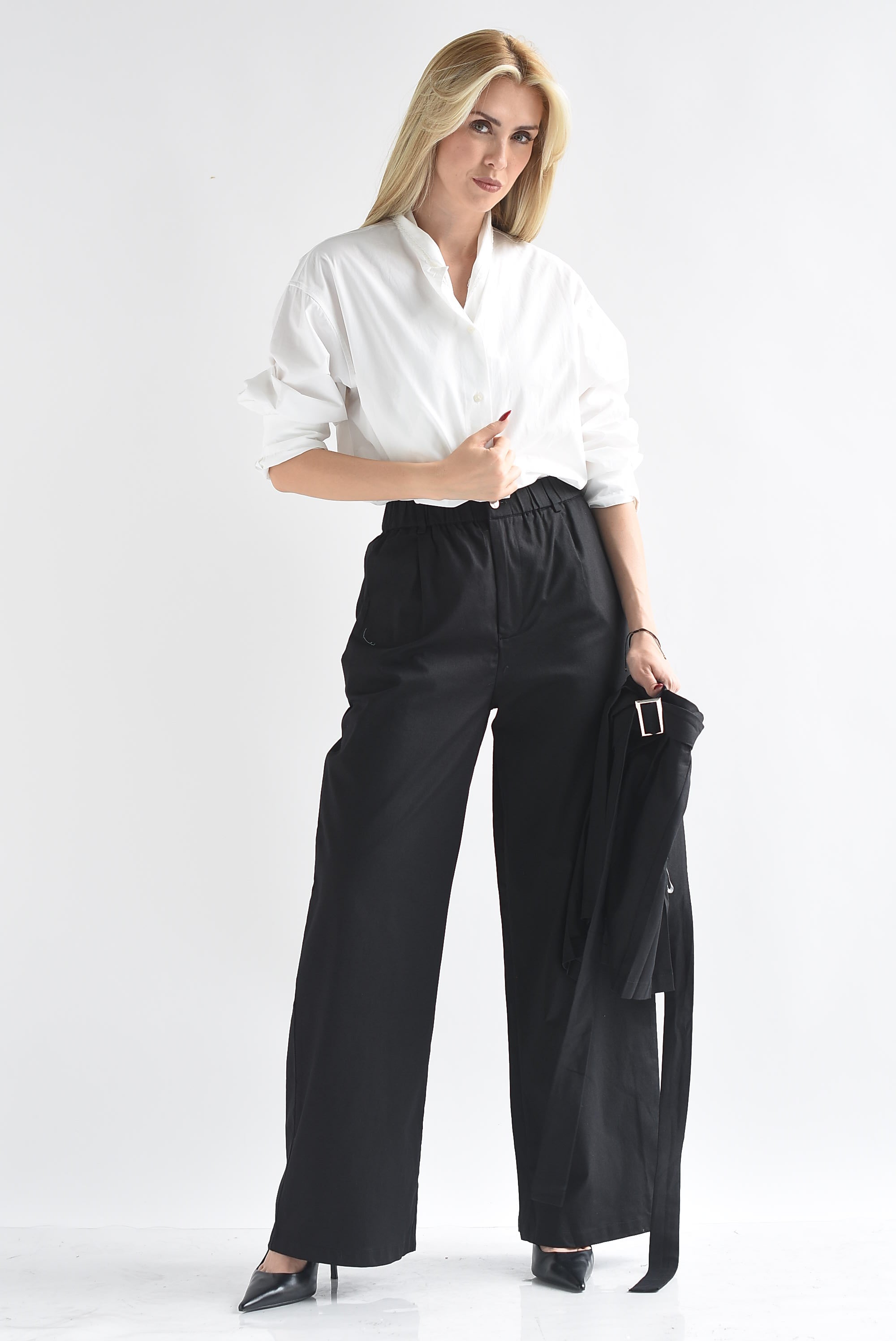 Pantalón con faldón plisado