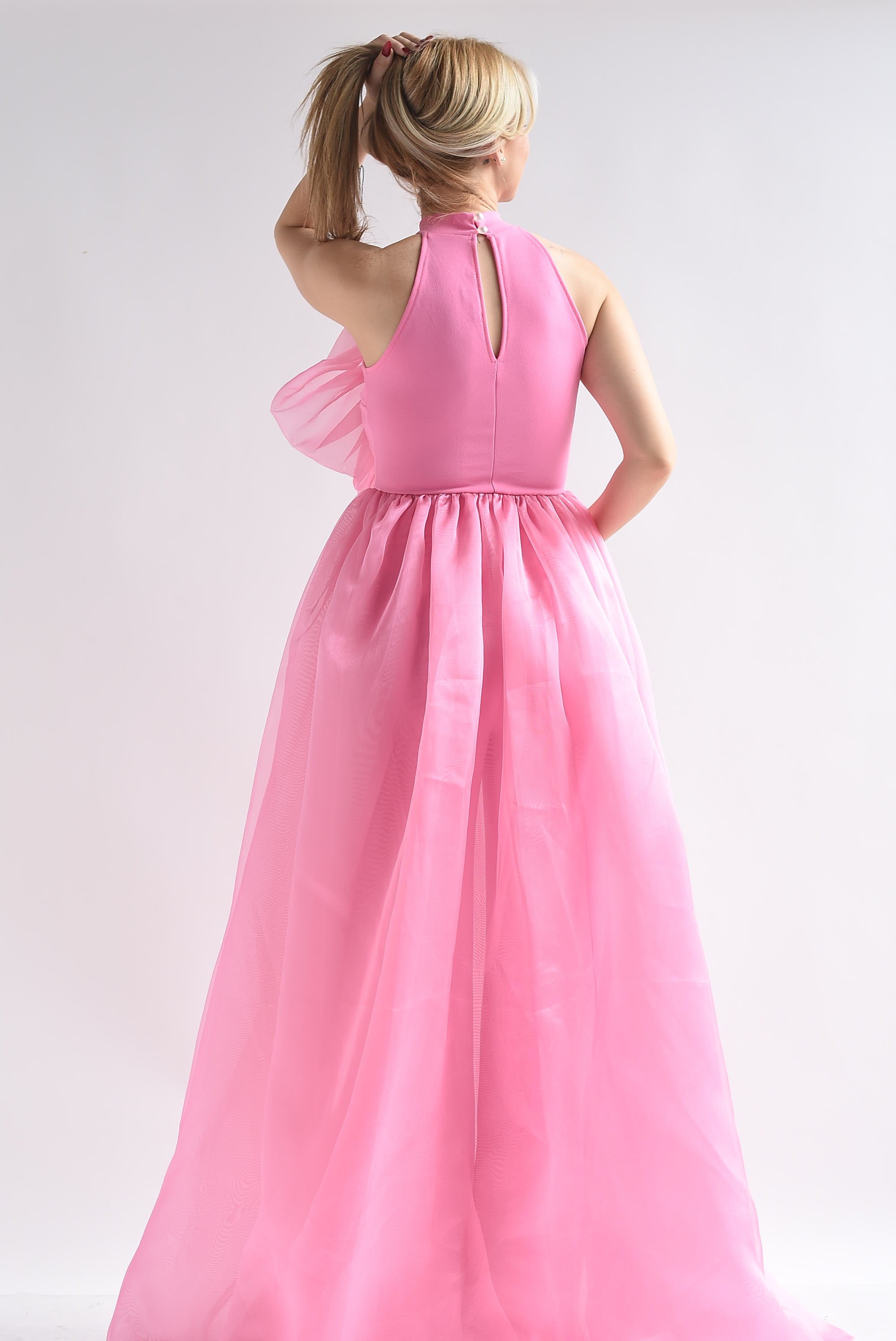 Maxiblusa halter moño y cauda