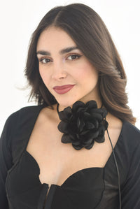 Fashion Styled Collar flor Negra