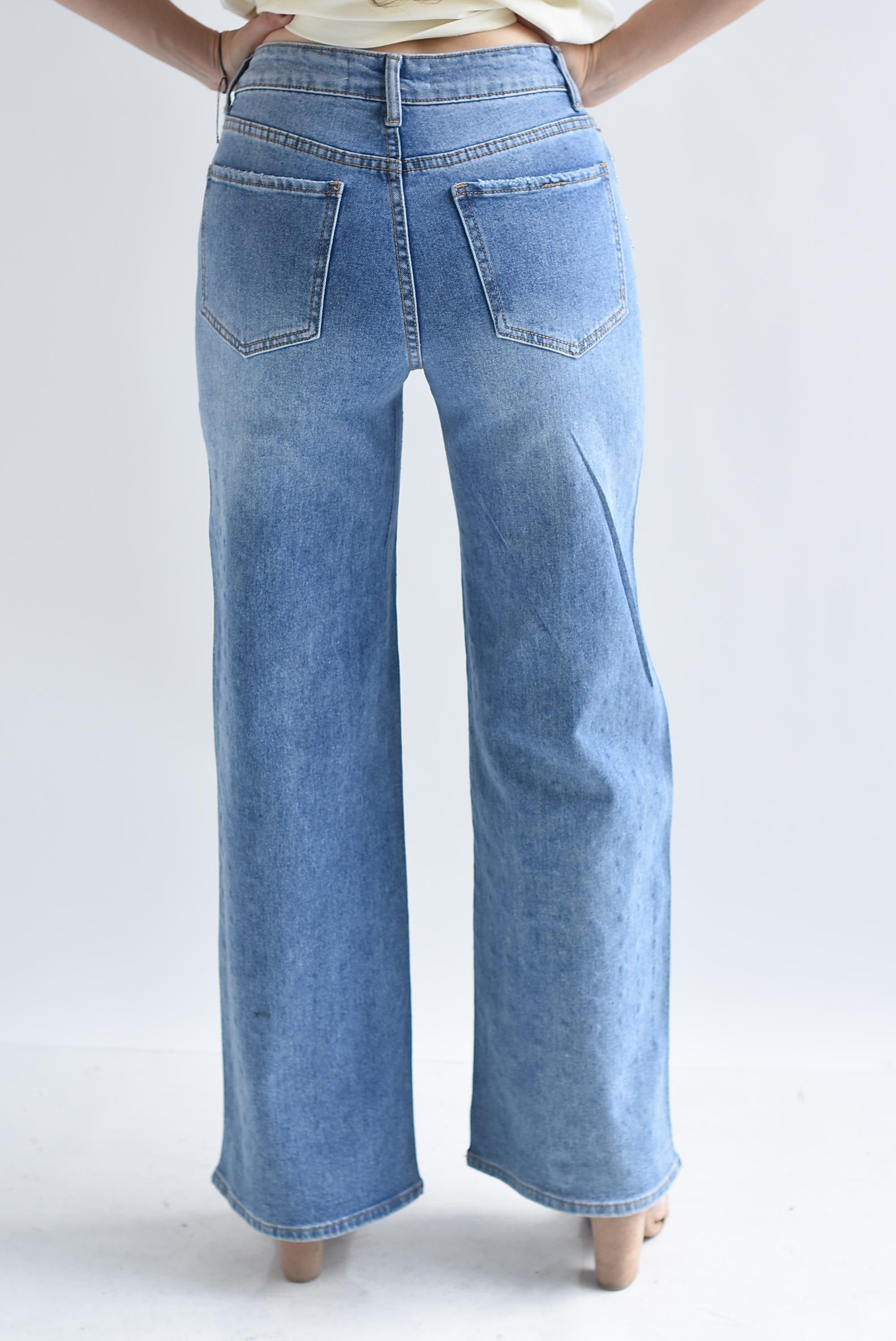 Jeans tachas brillos