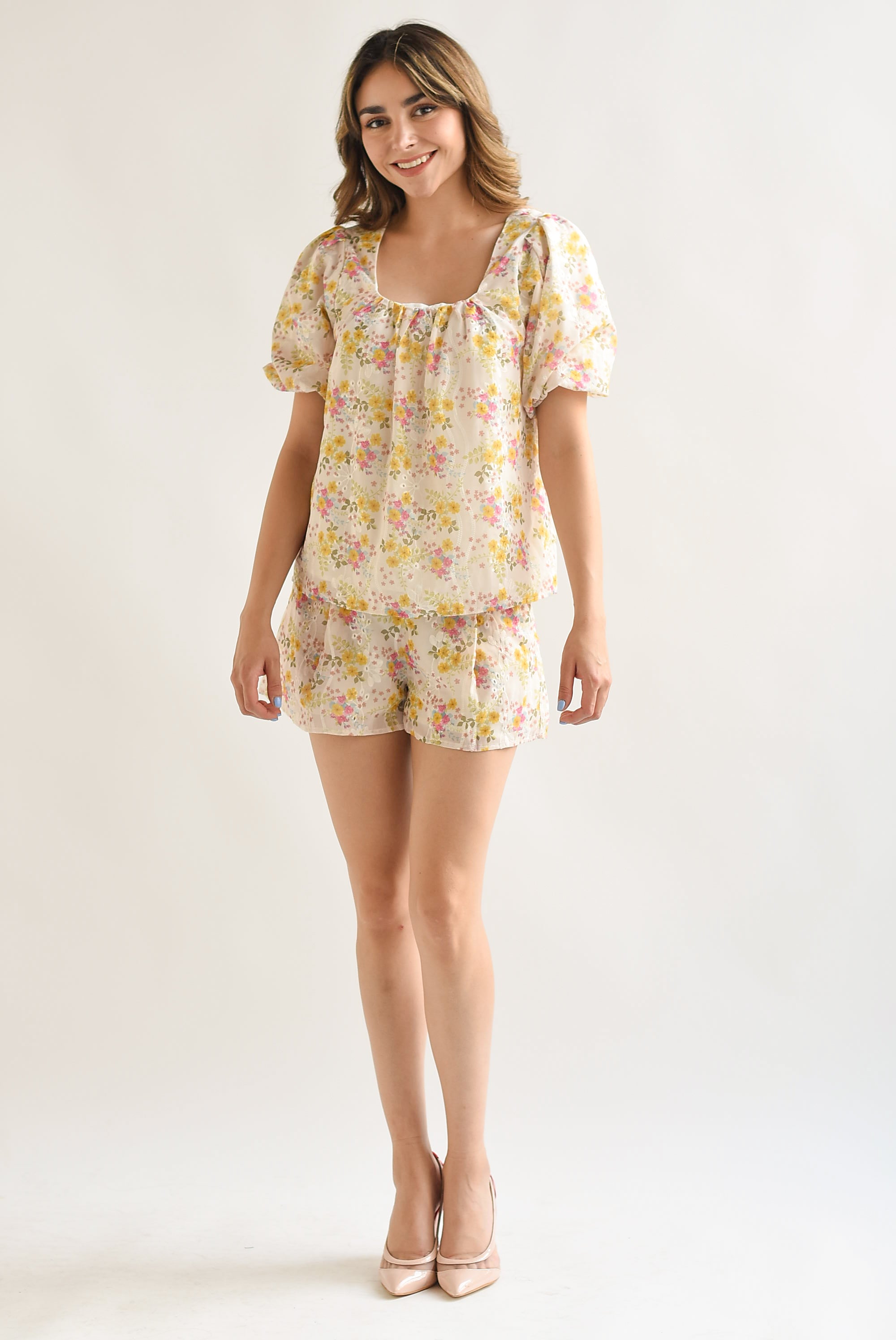 Set Short y Blusa flores bordada Ivory