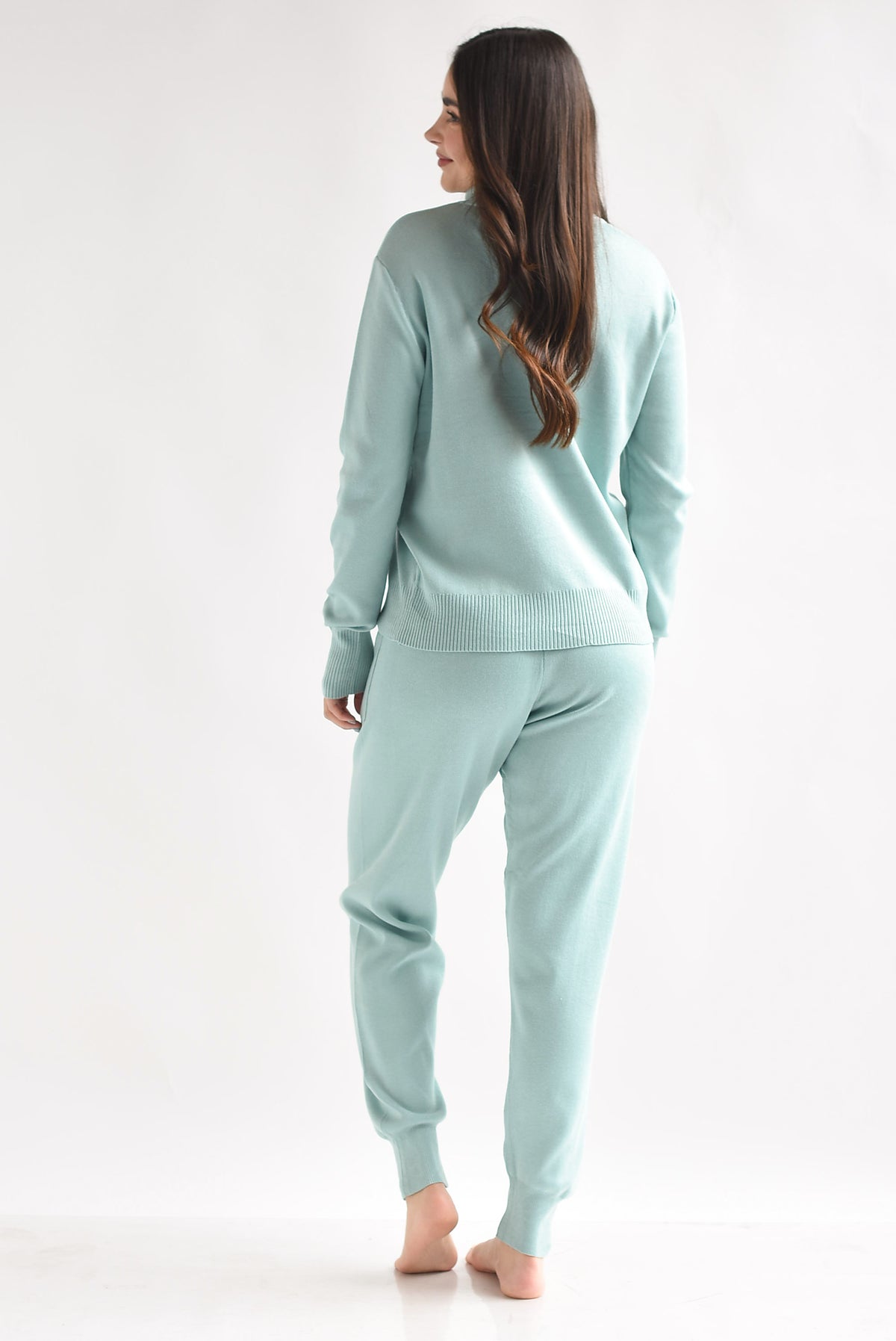 Set Pantalón y Sweater cuello alto