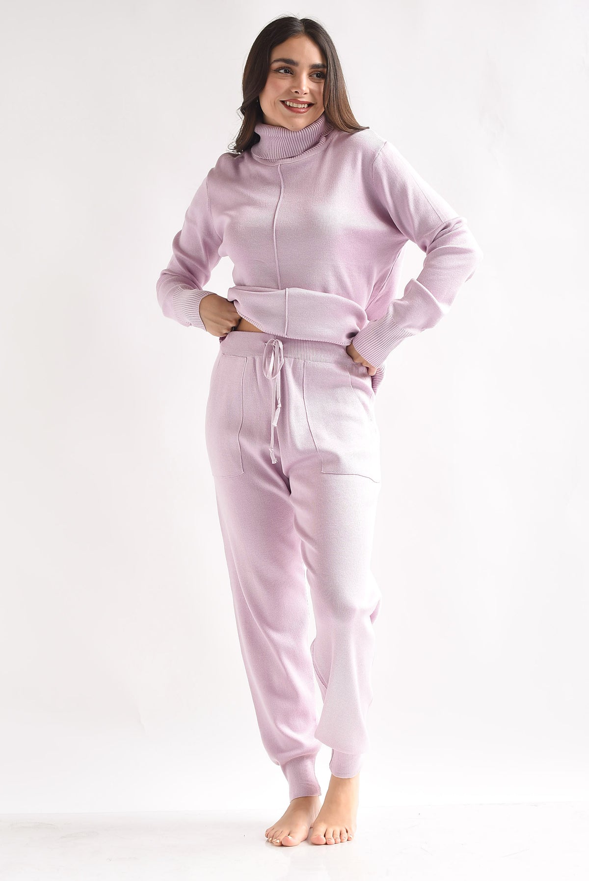 Set Pantalón y Sweater cuello alto