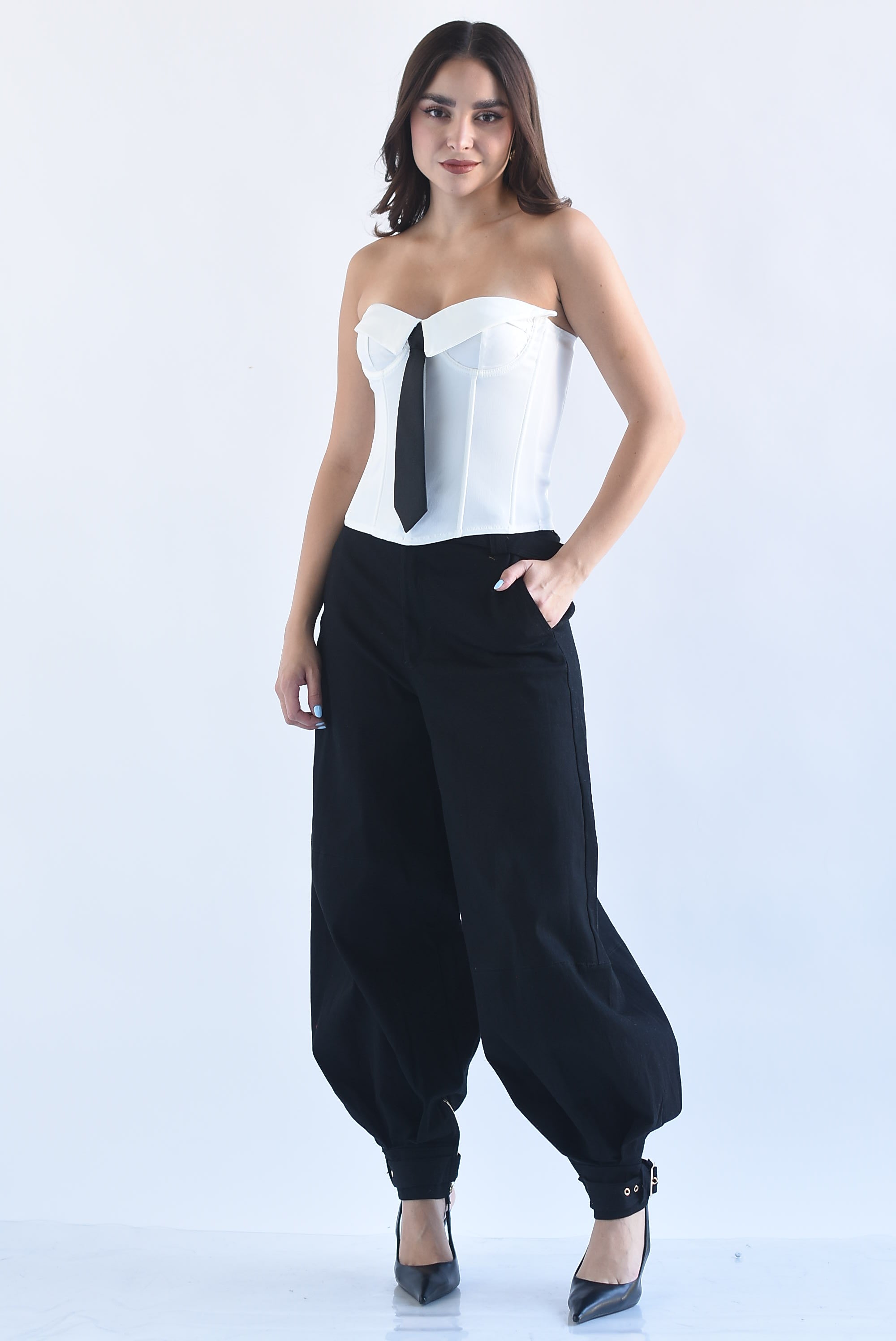 Pantalón globo tobillos cierre y cinturón