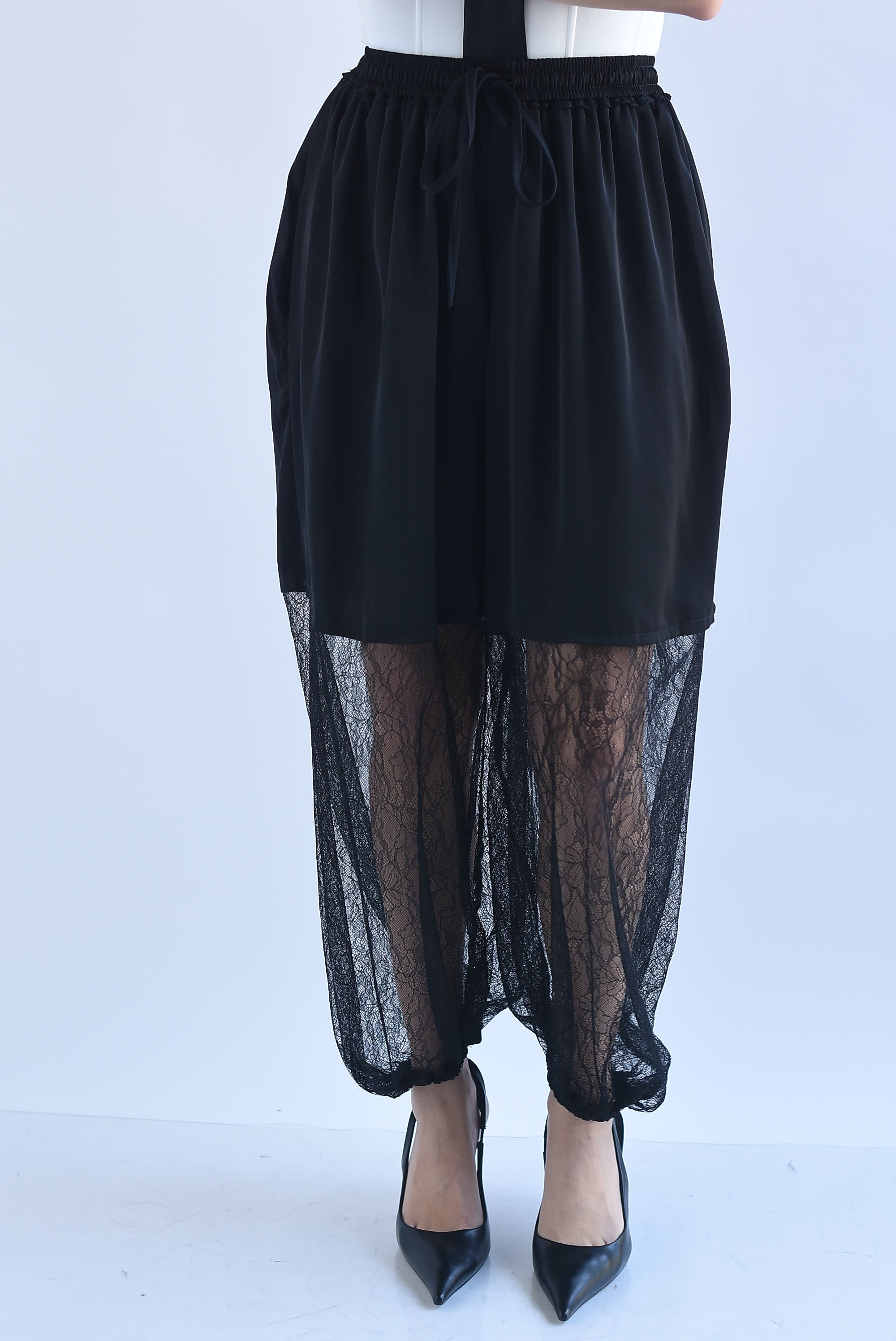 Pantalón globo satín con encaje