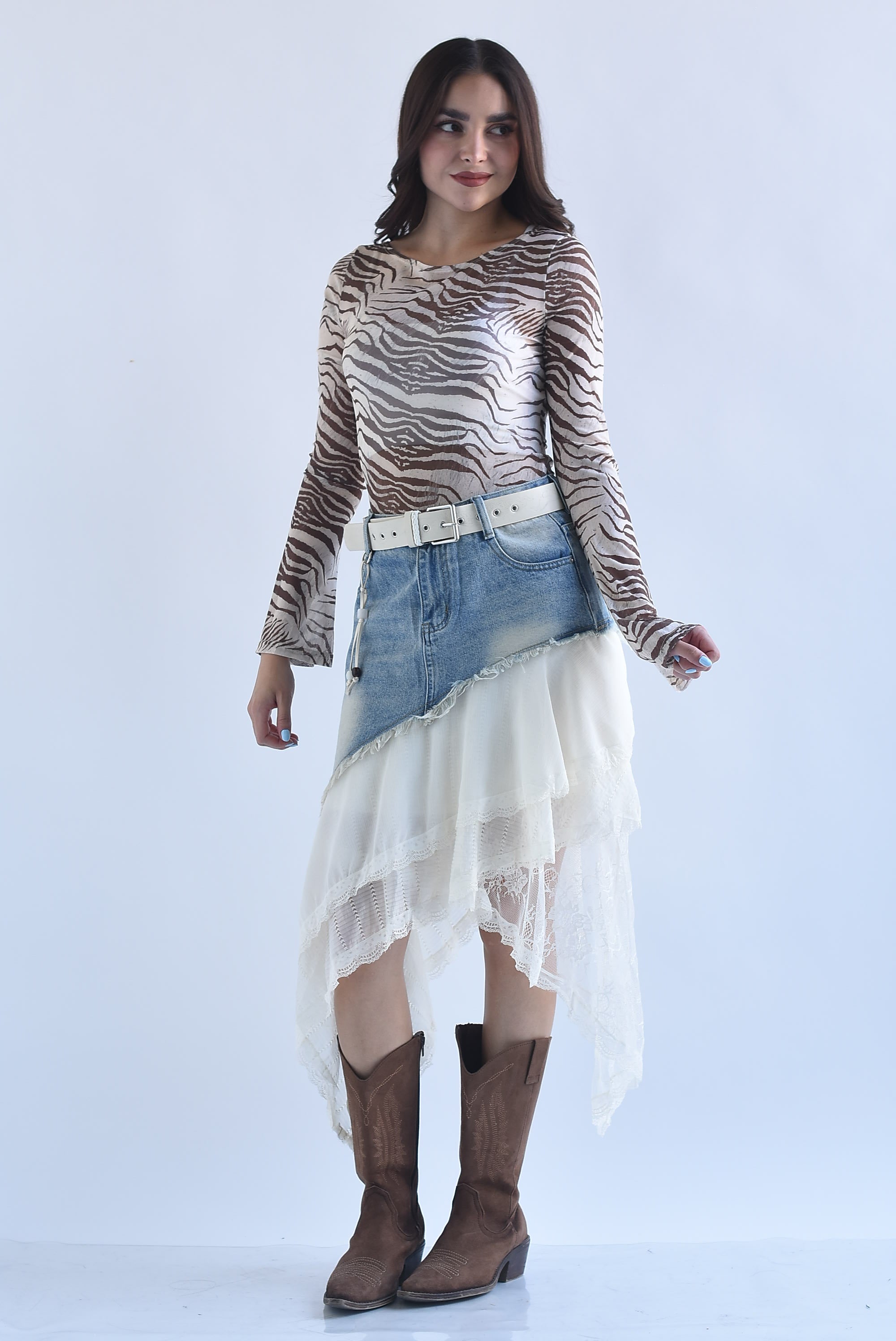 Falda asimétrica Denim, gasa y encaje