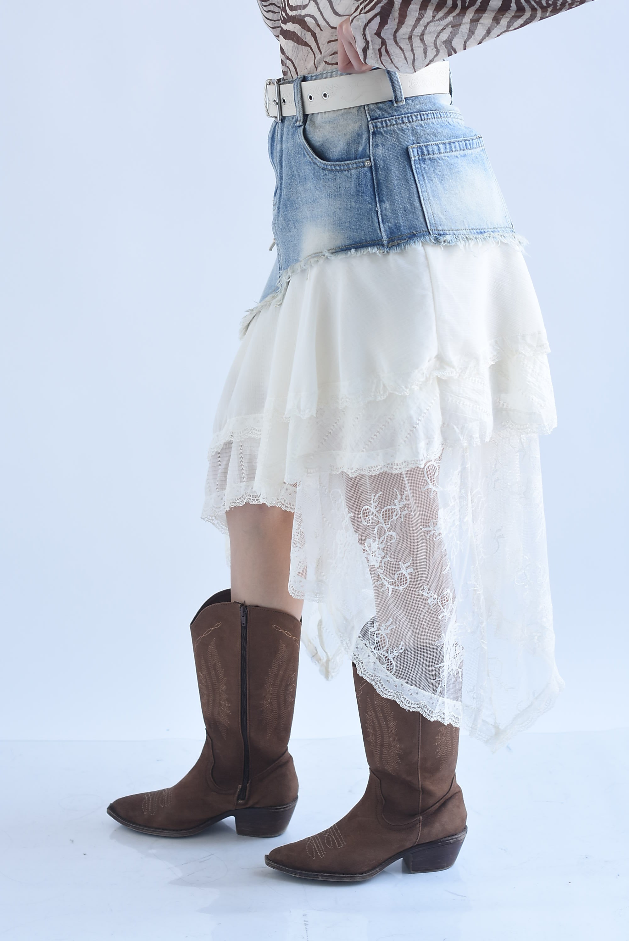 Falda asimétrica Denim, gasa y encaje