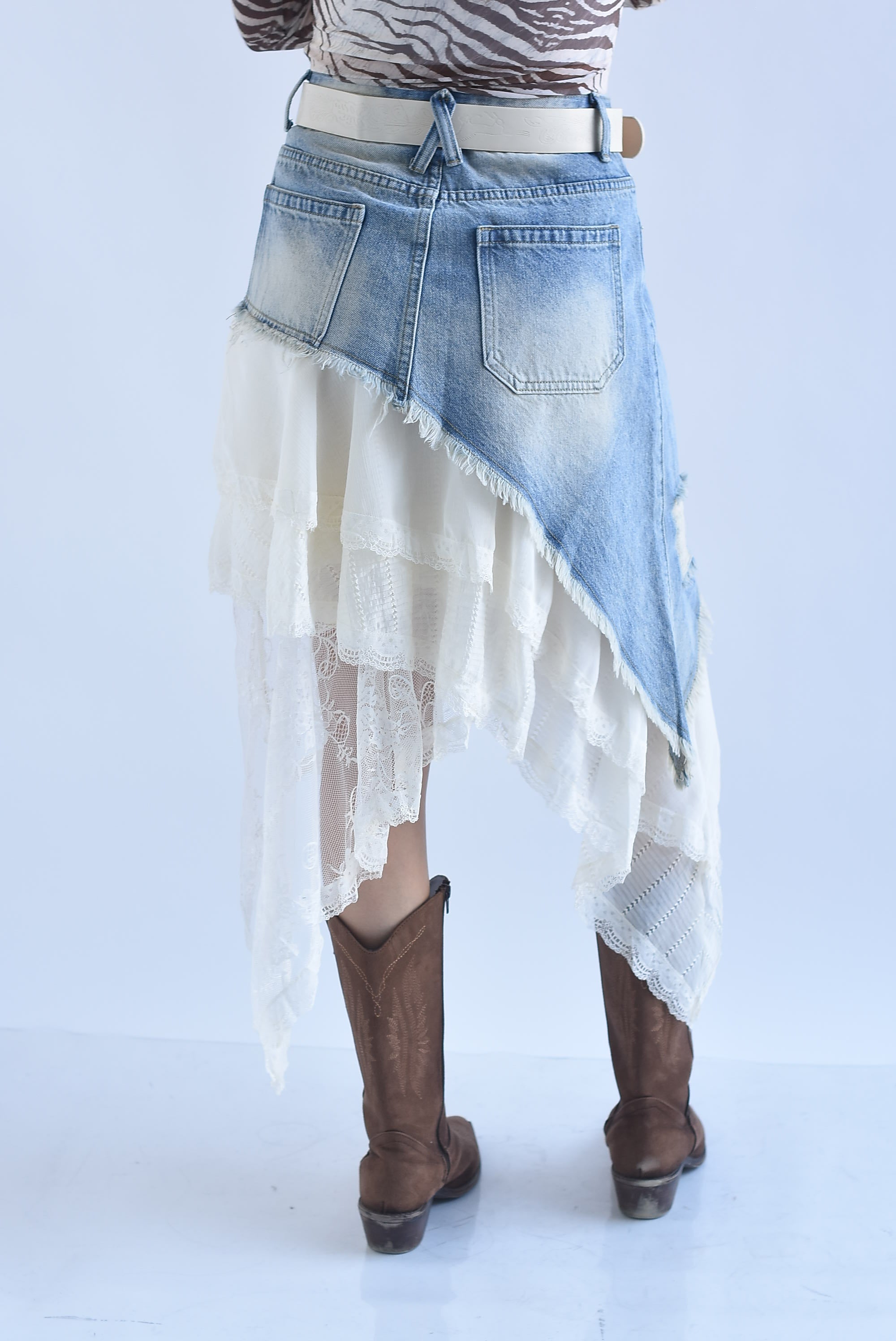 Falda asimétrica Denim, gasa y encaje