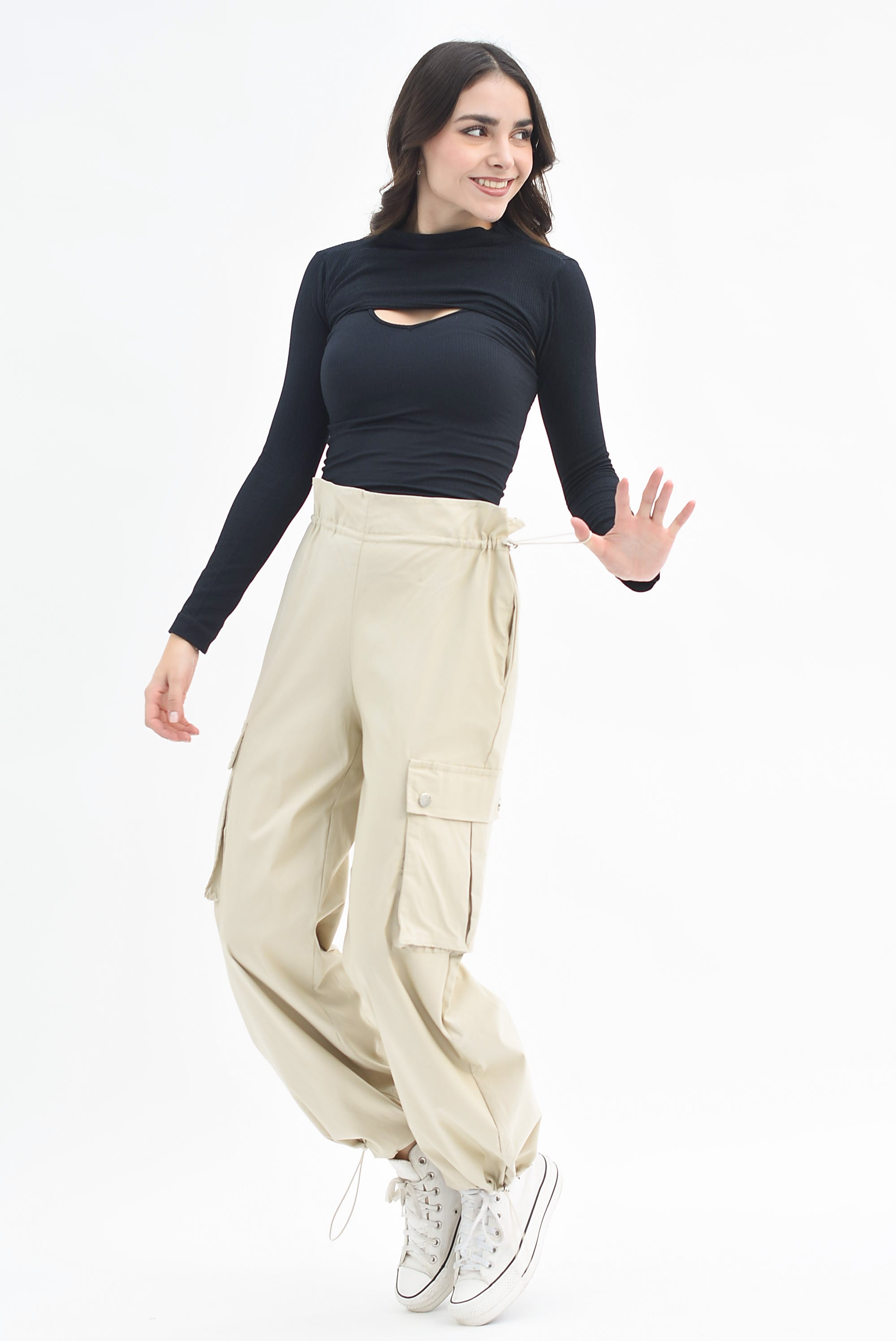 Pantalón parachute cargo Beige