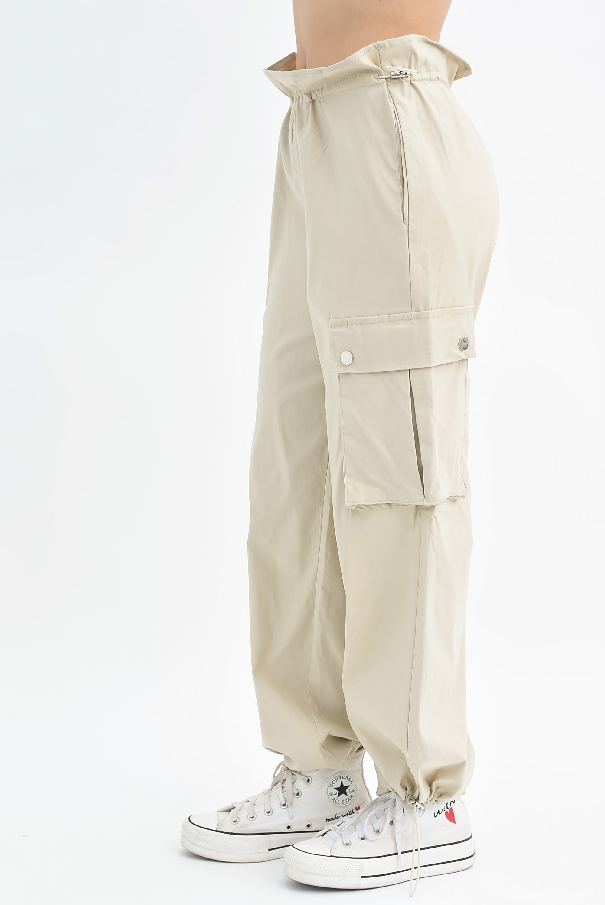 Pantalón parachute cargo Beige