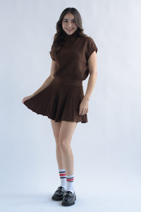 Fashion Styled Set Falda plisada y Blusa cuello alto punto Espresso