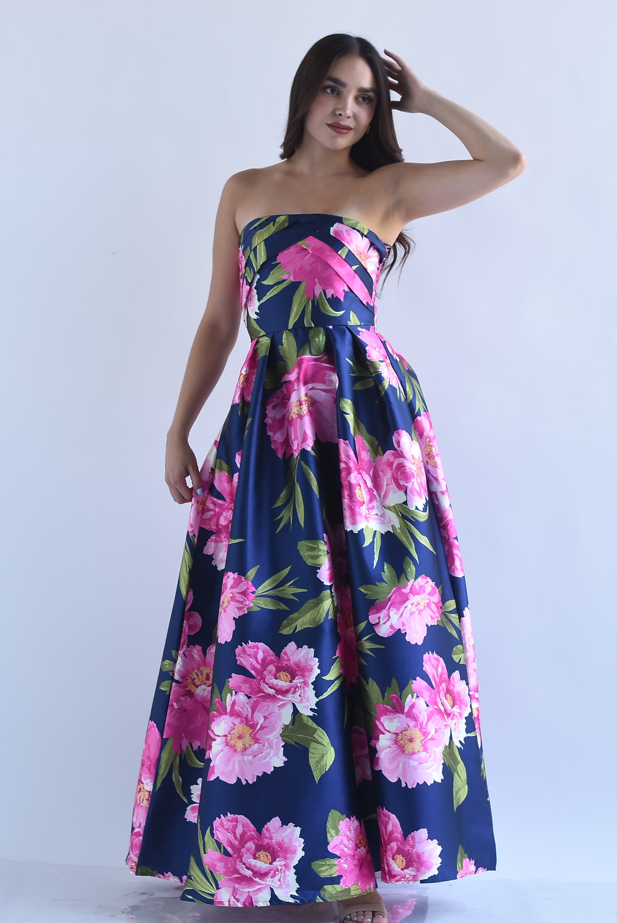 Vestido largo strapless peonías