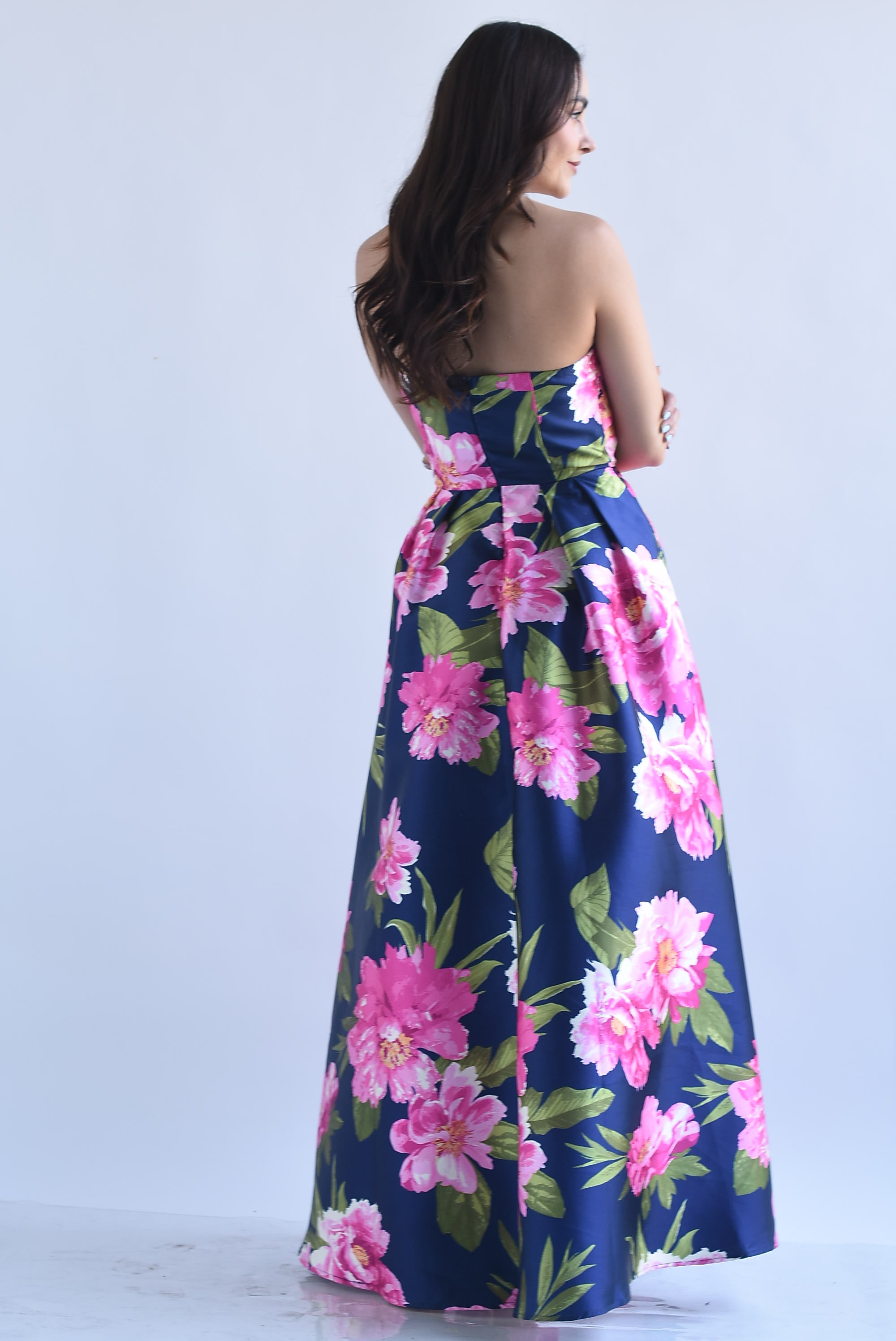 Vestido largo strapless peonías