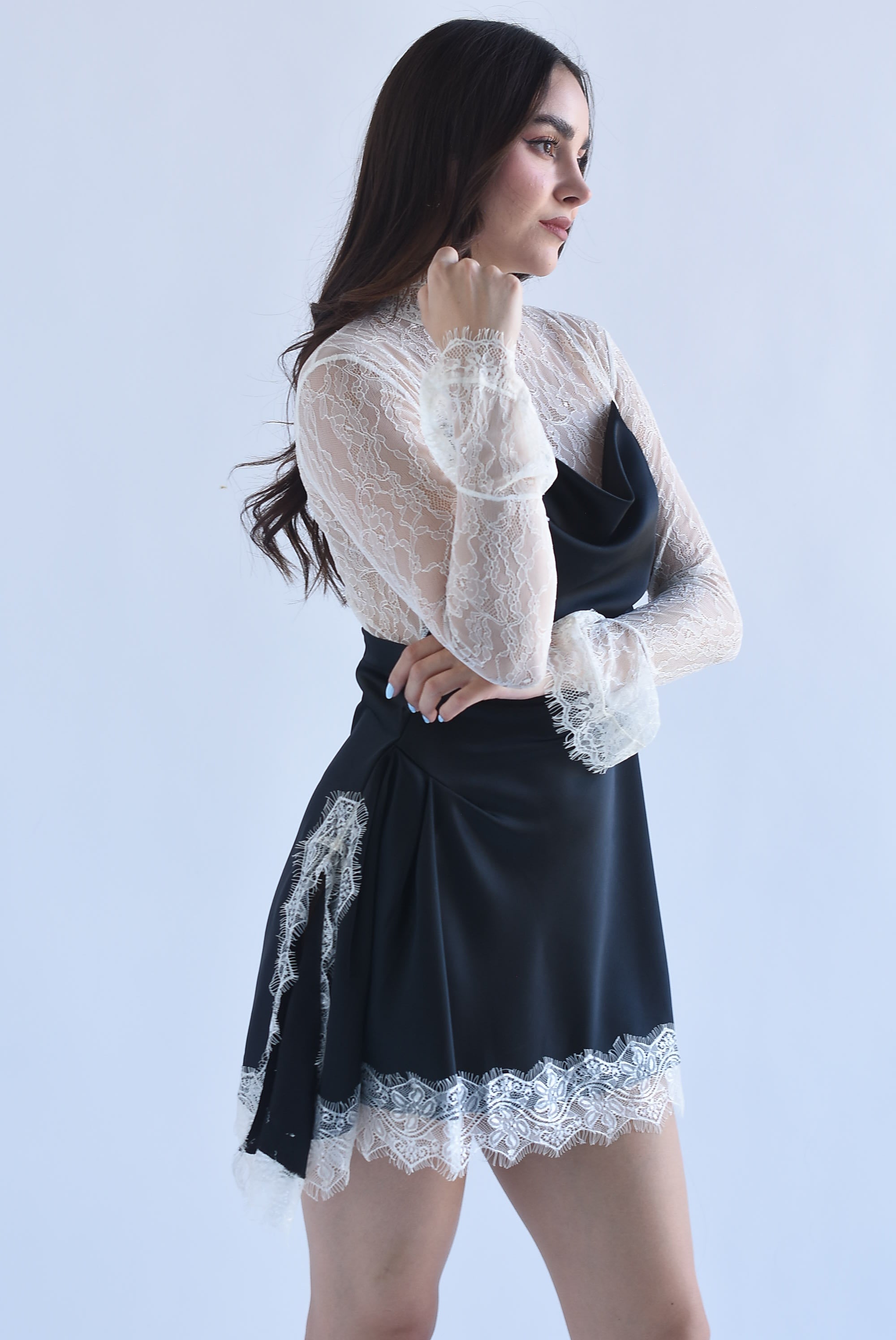 Vestido satín blusa encaje