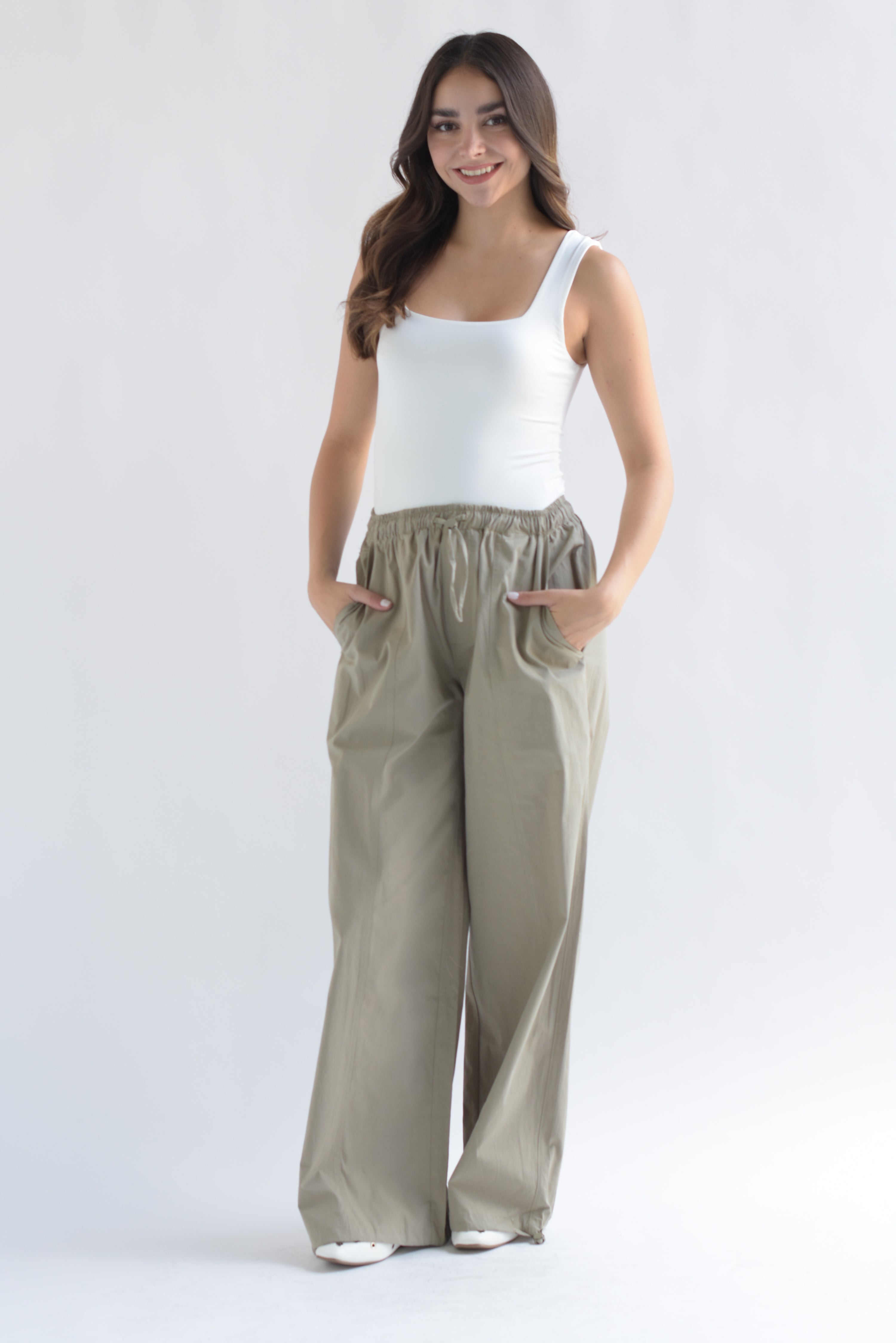 Pantalón jaretas costuras Verde Olivo