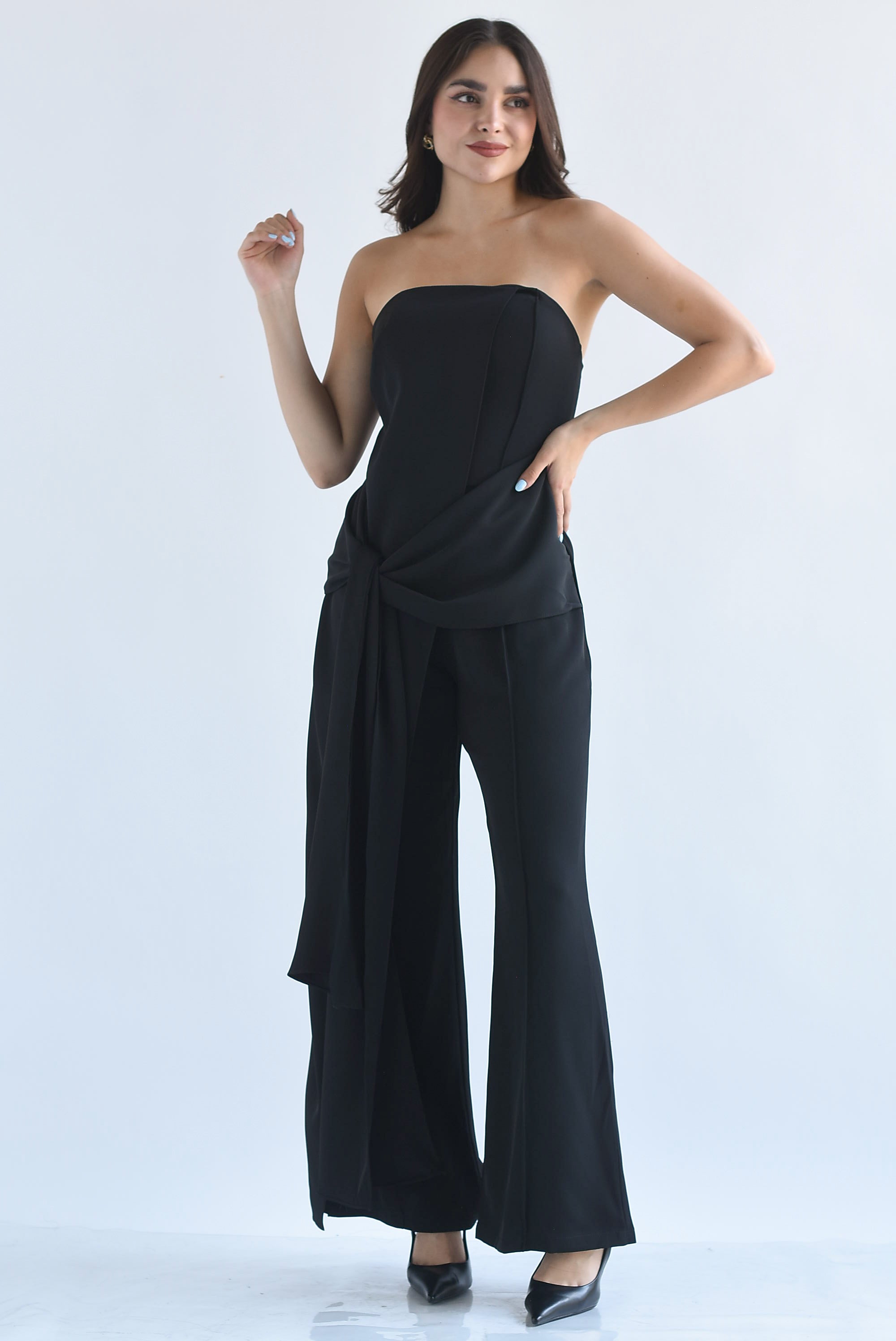 Jumpsuit strapless asimétrico cintas
