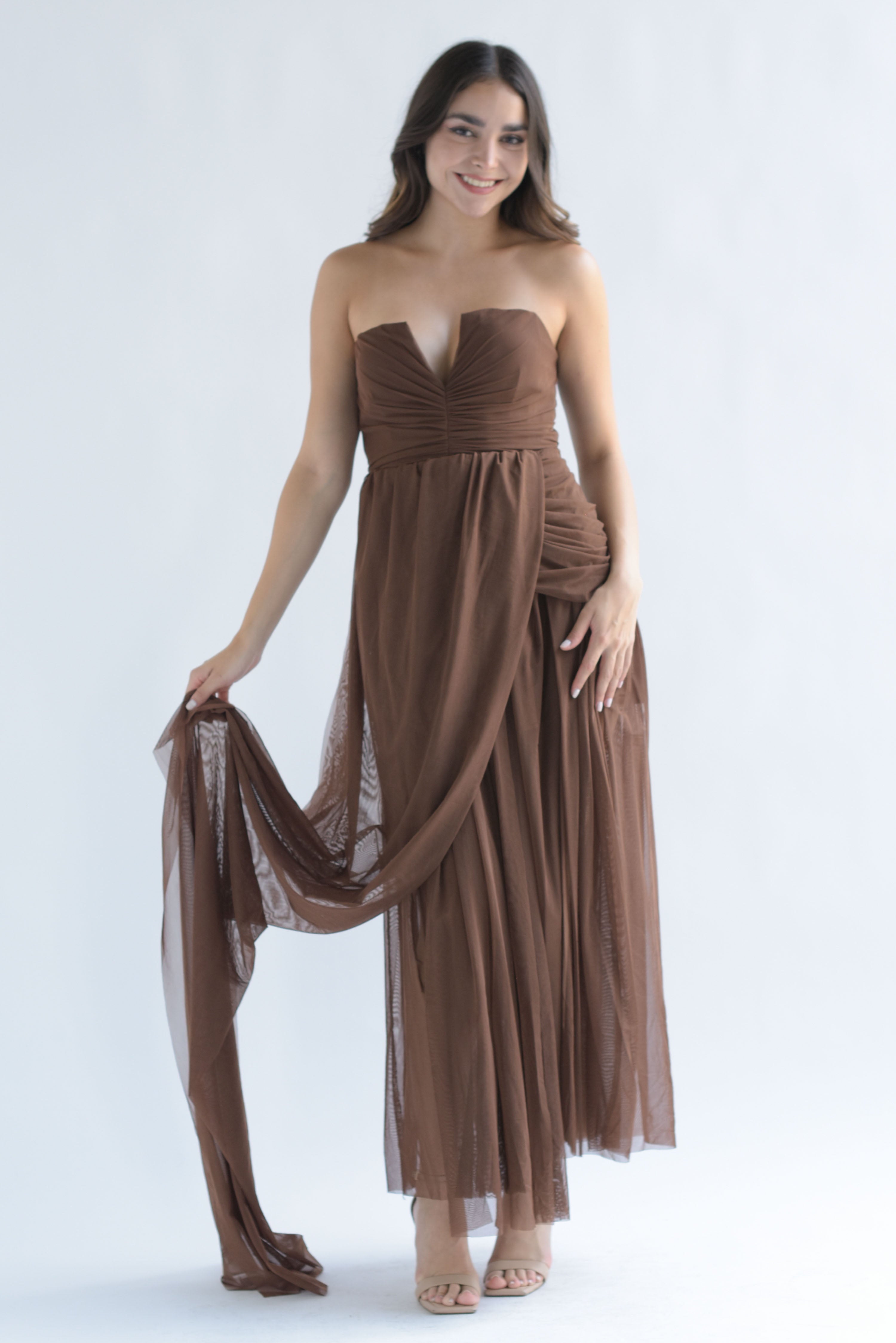Vestido strapless drapeado envolvente Café