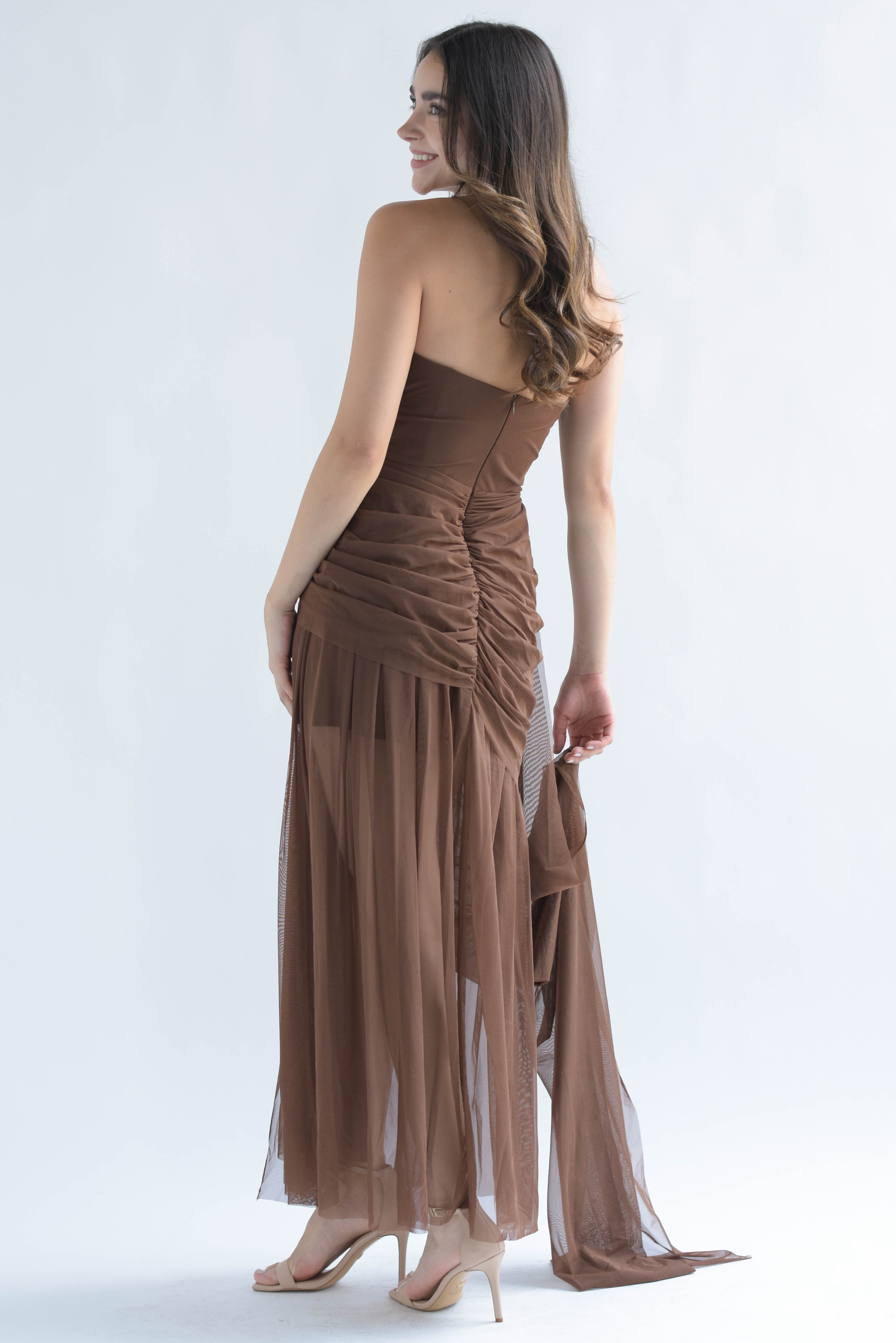 Vestido strapless drapeado envolvente Café