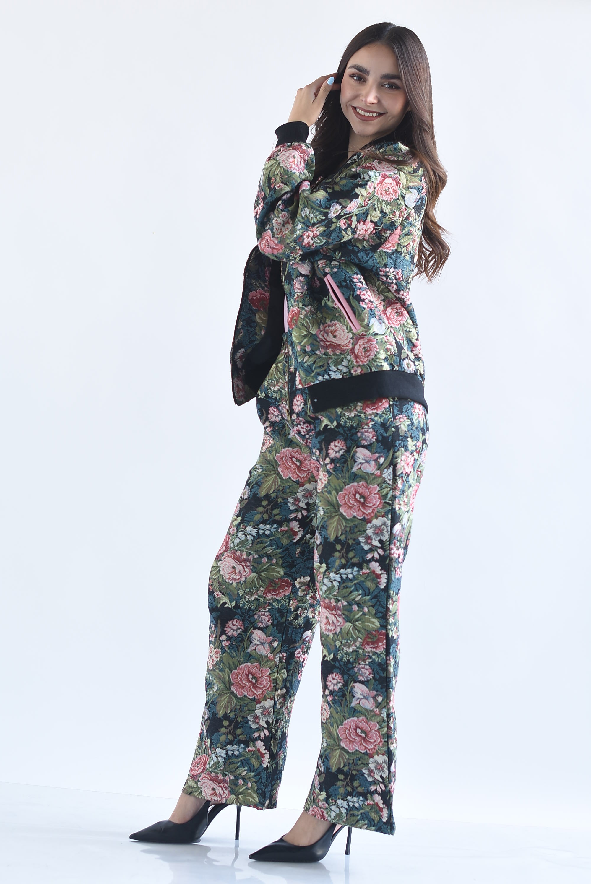 Set Pantalón y Chamarra tapiz flores