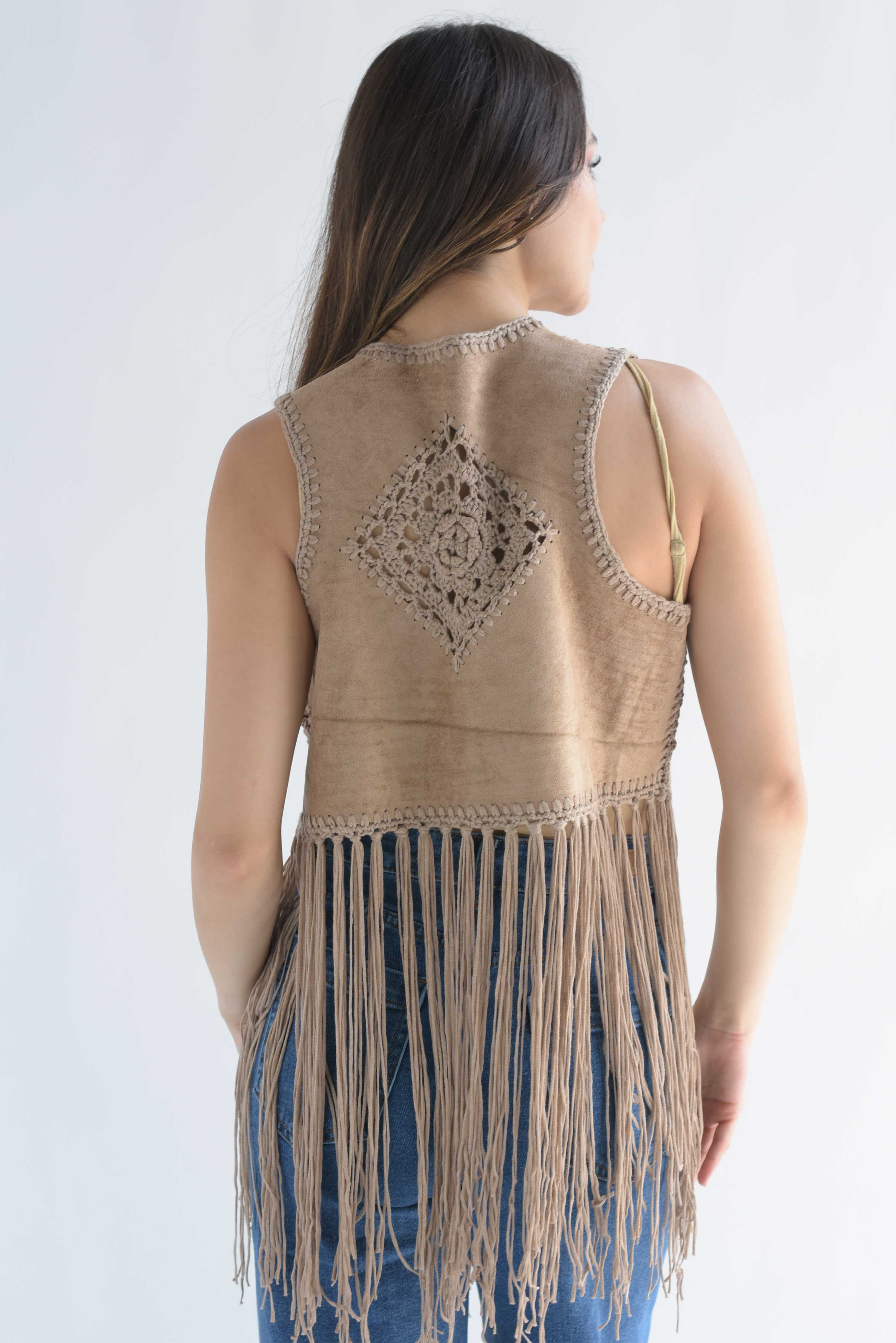 Chaleco crochet  flecos suede Arena