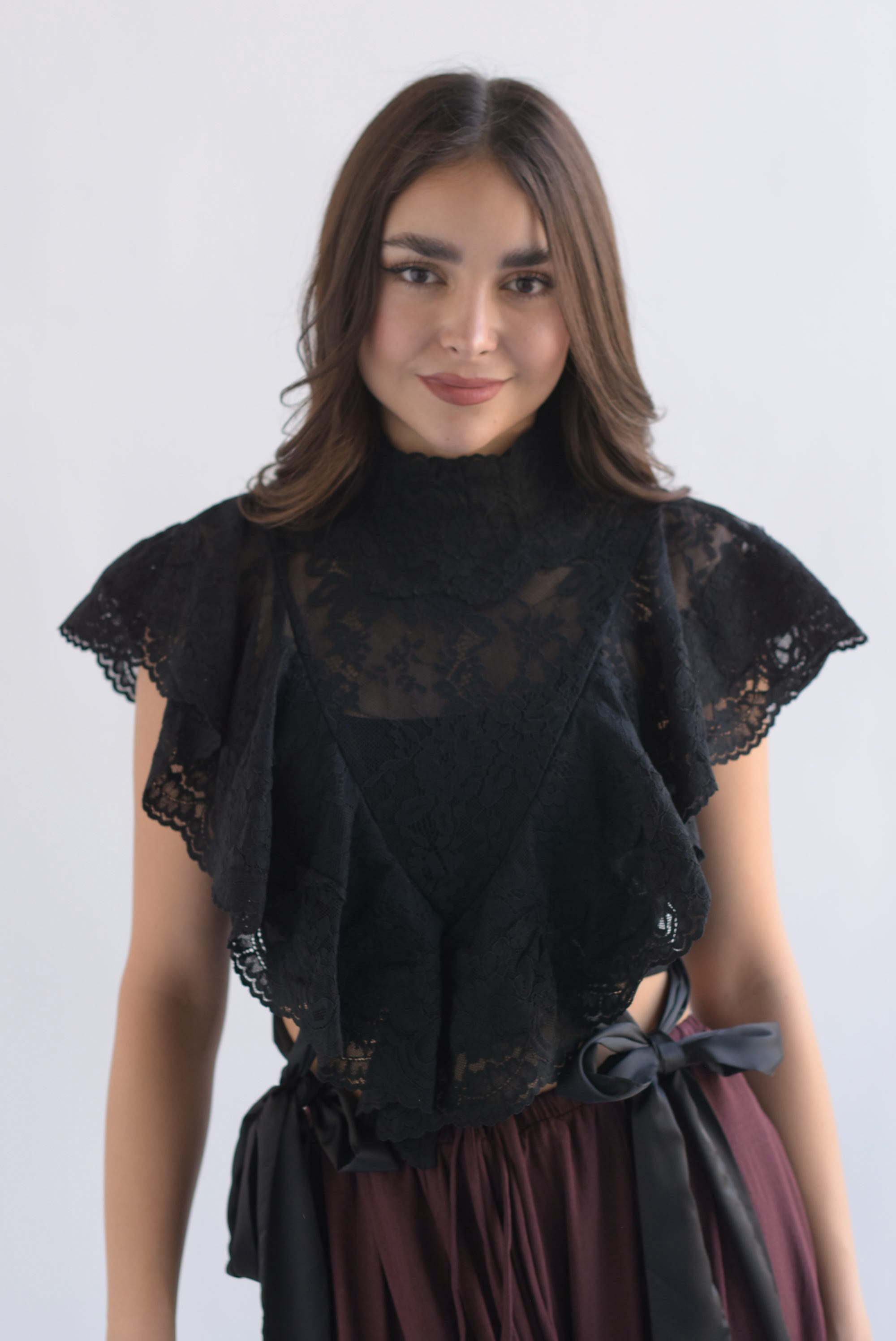 Blusa olanes encaje lazos