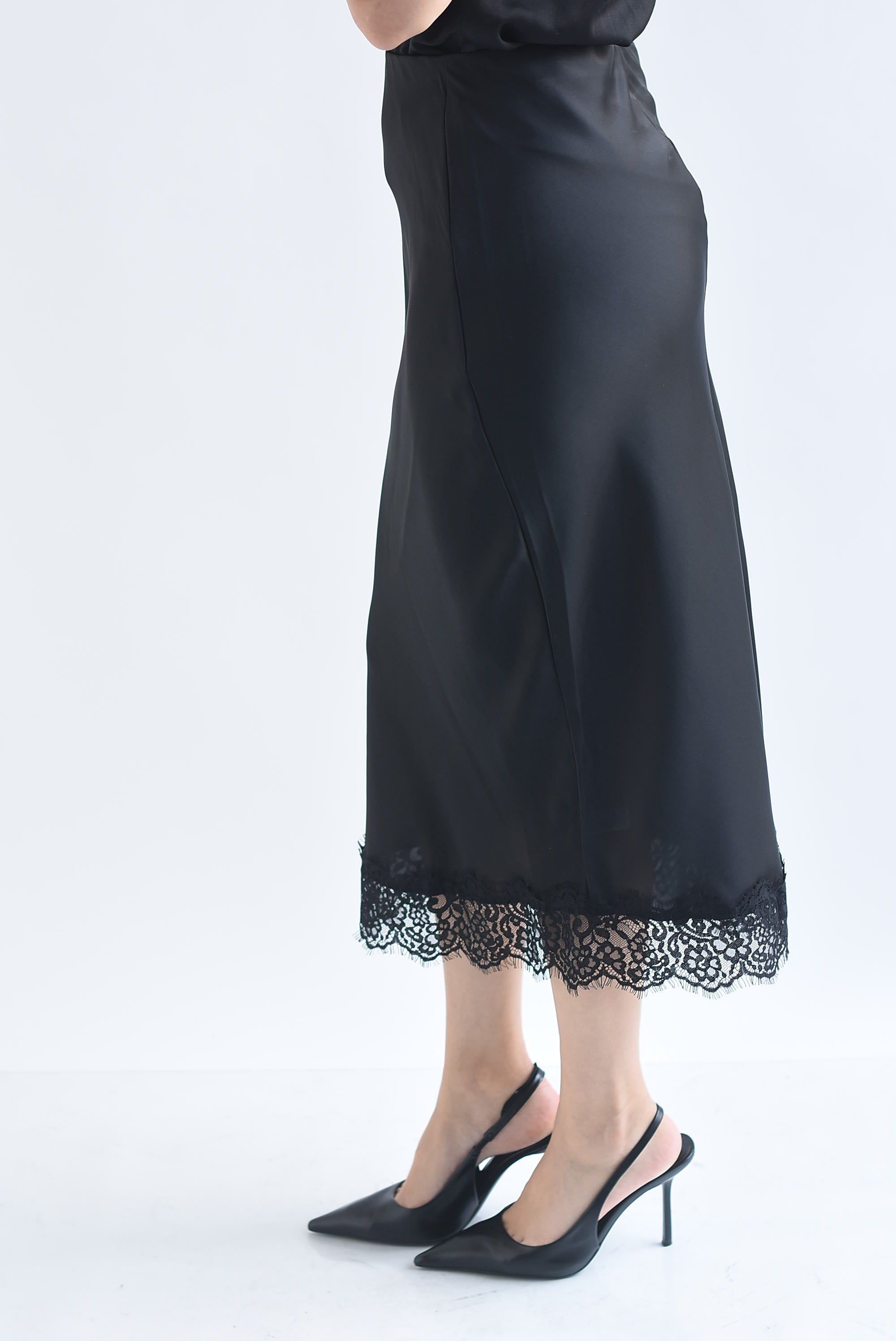 Falda midi lencera filo encaje