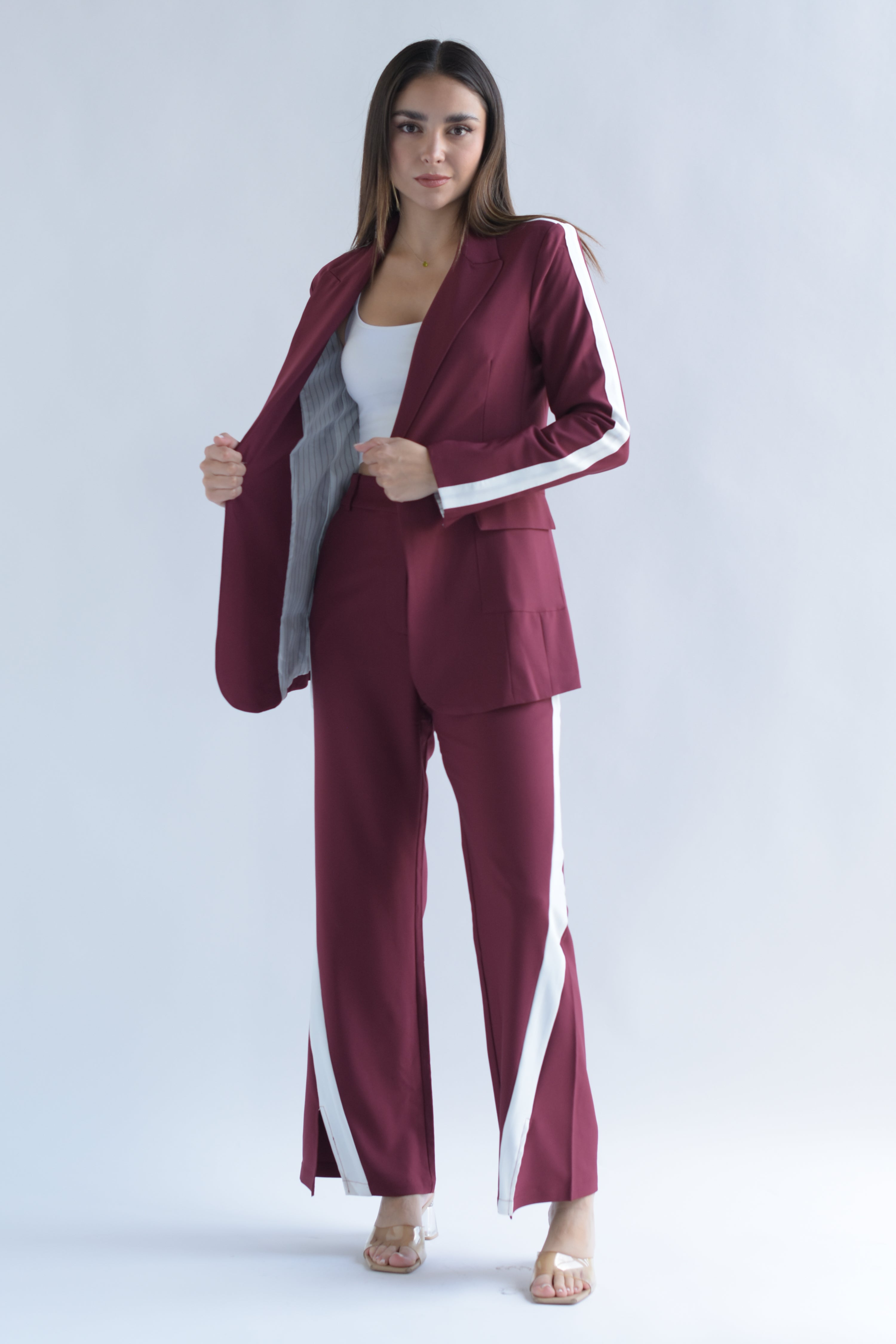 Set Pantalón y Blazer track diagonal Vino