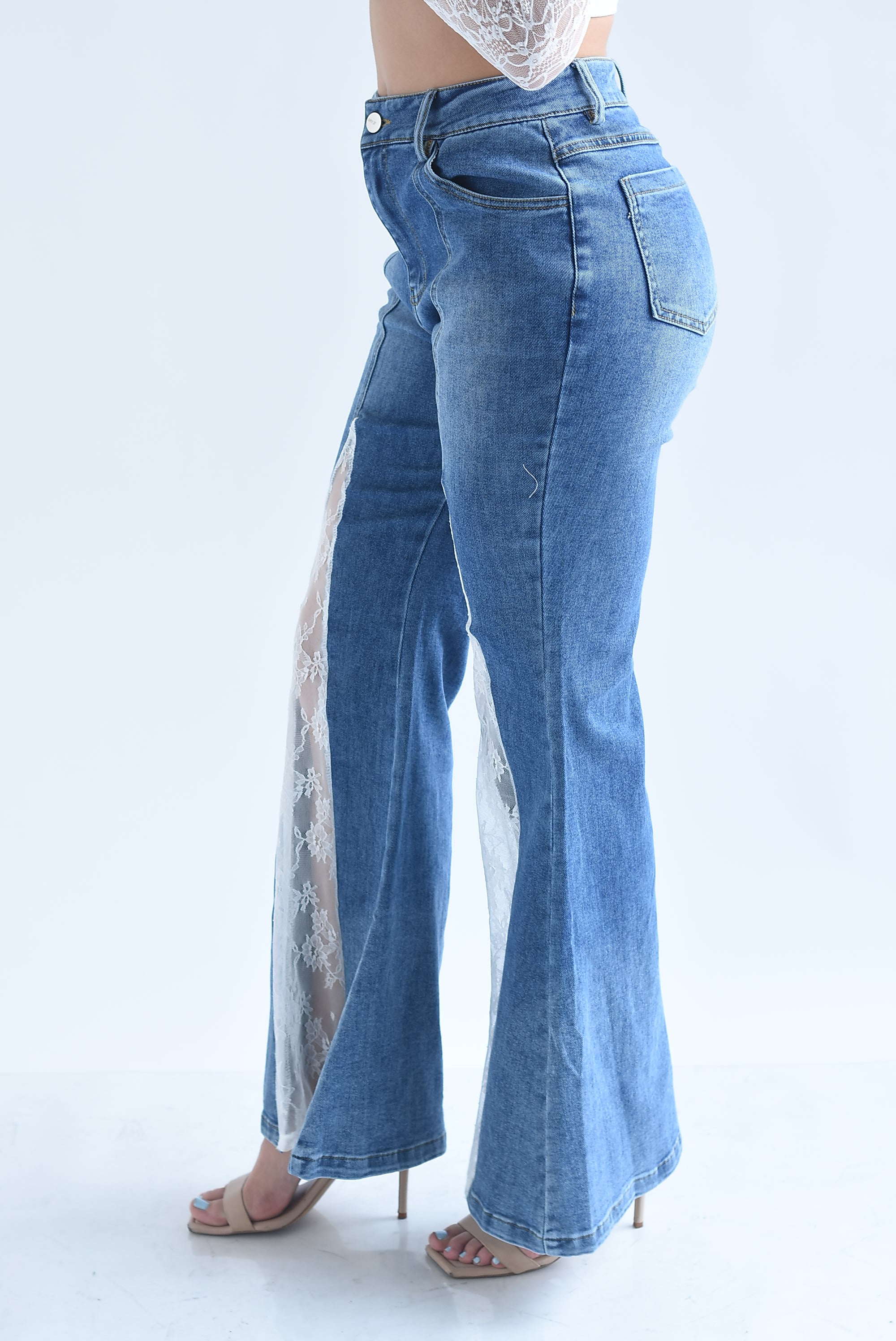 Jeans campana encaje y pareo