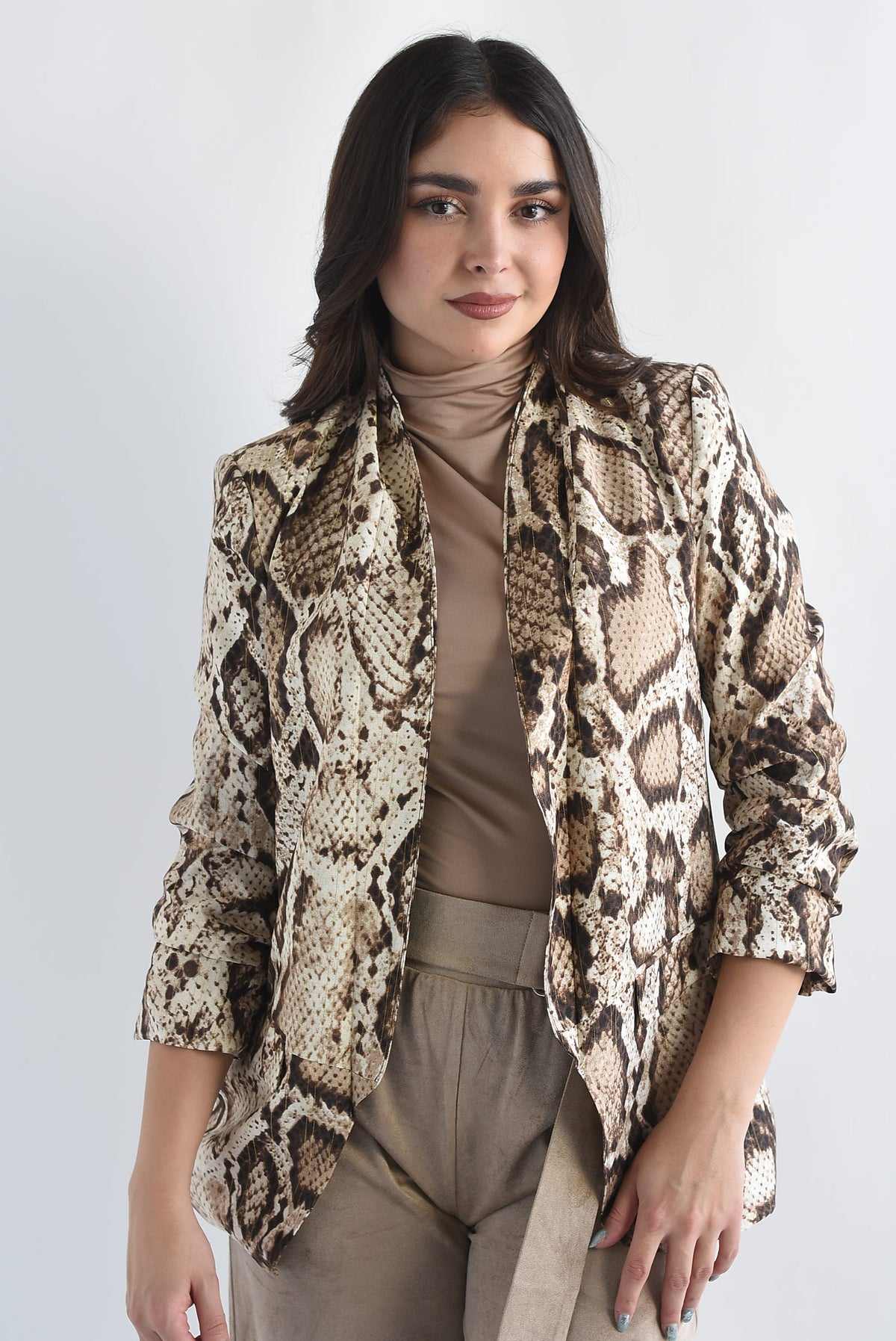 Blazer manga 3/4 fruncida snake print
