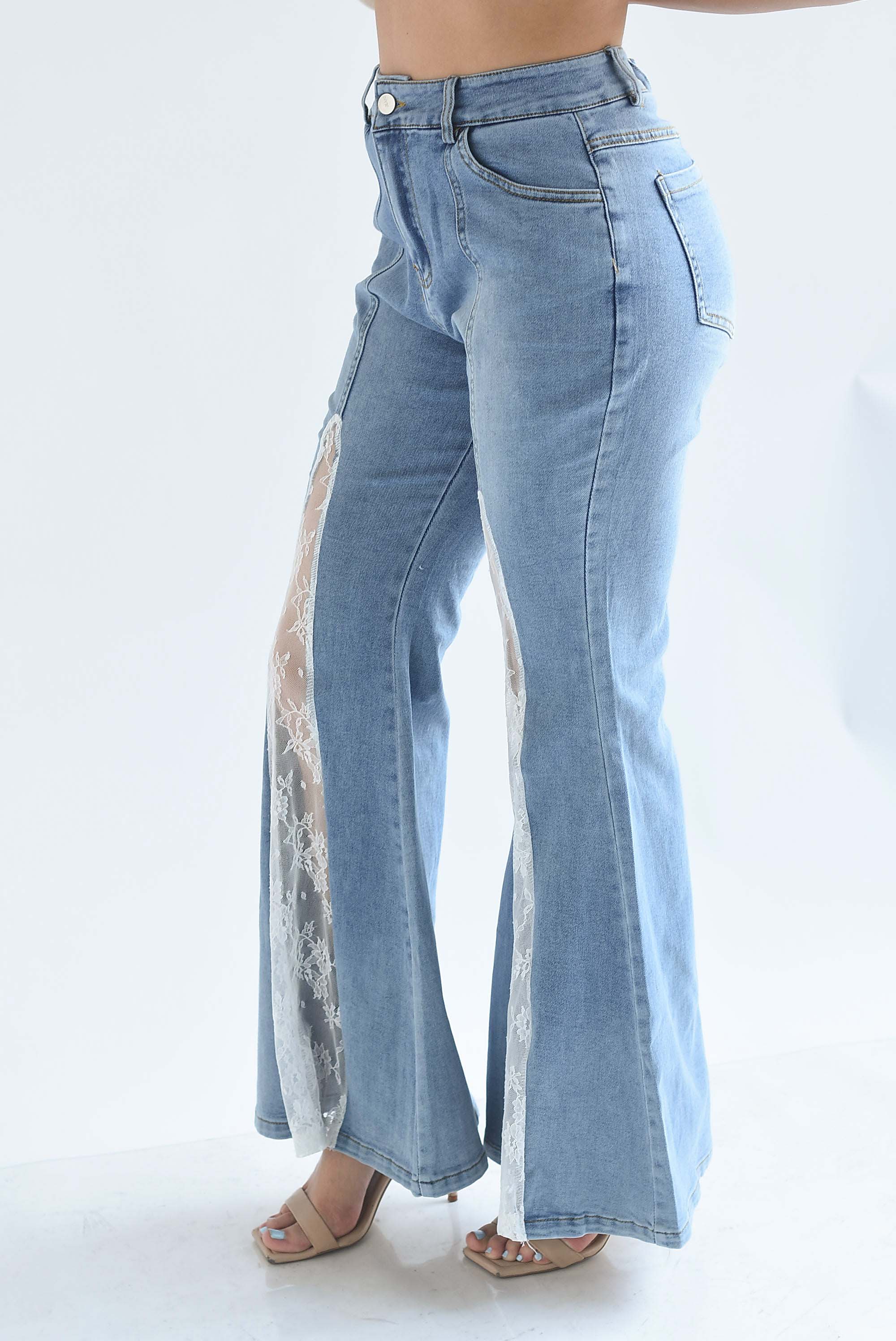 Jeans campana encaje y pareo